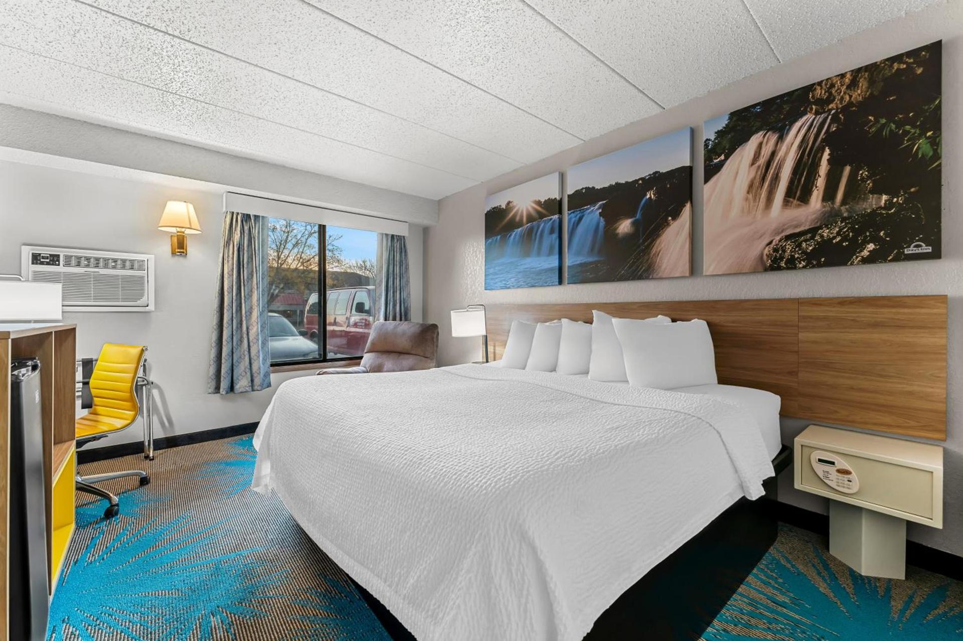 Days Inn by Wyndham Sioux Falls photo 52
