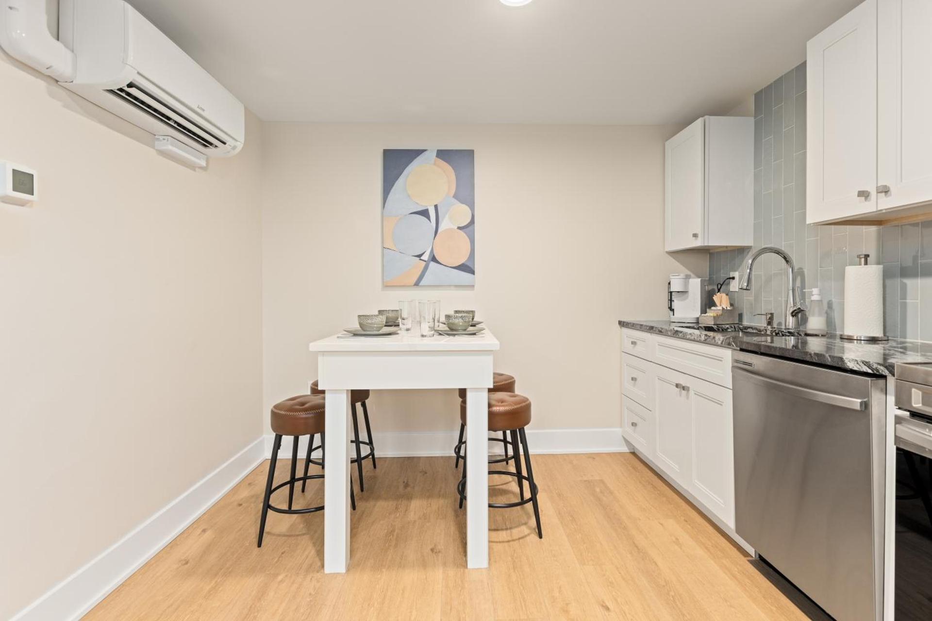 Surrey Beach House photo 64