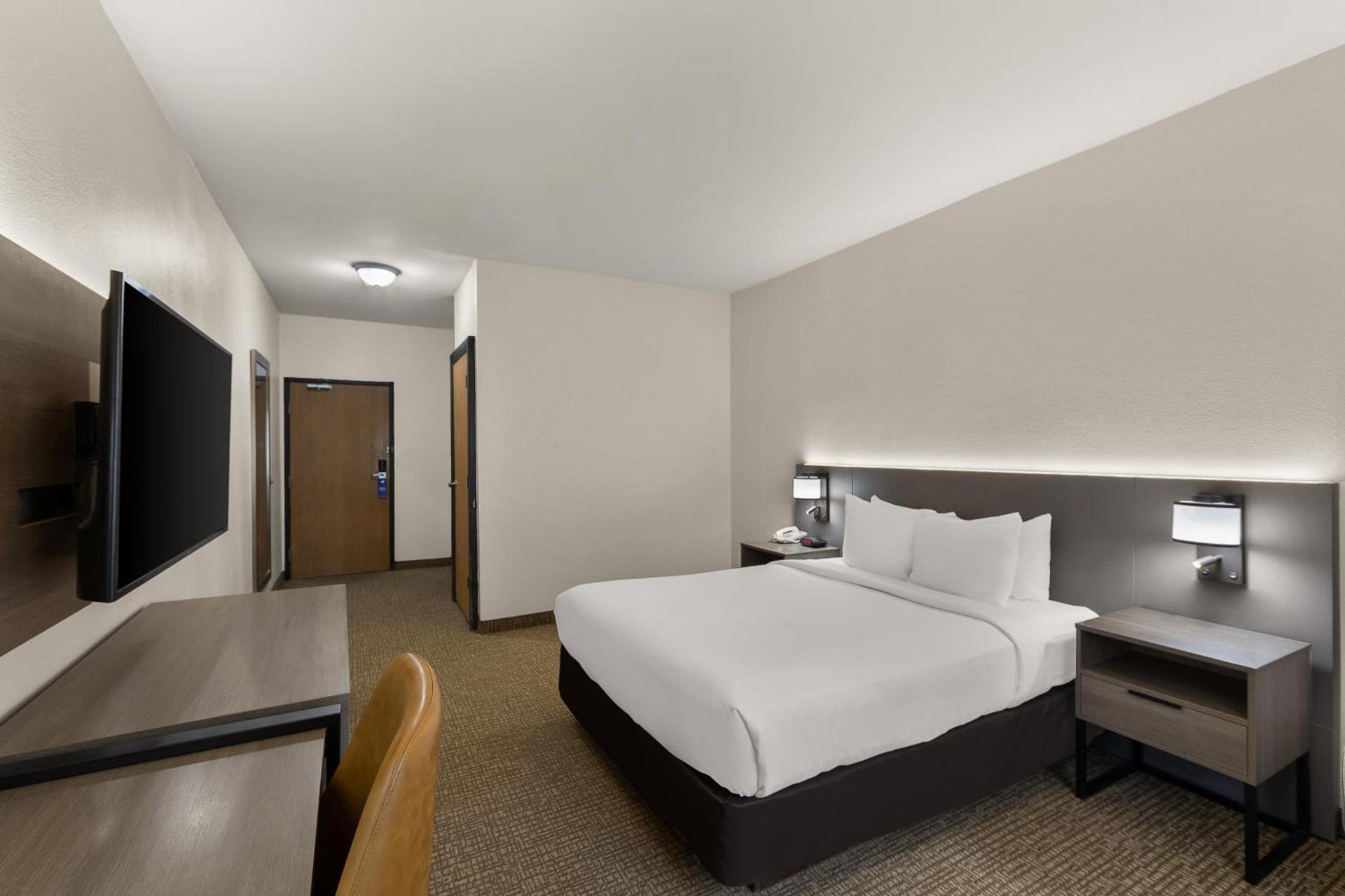 Comfort Inn & Suites Austin North Loop photo 31