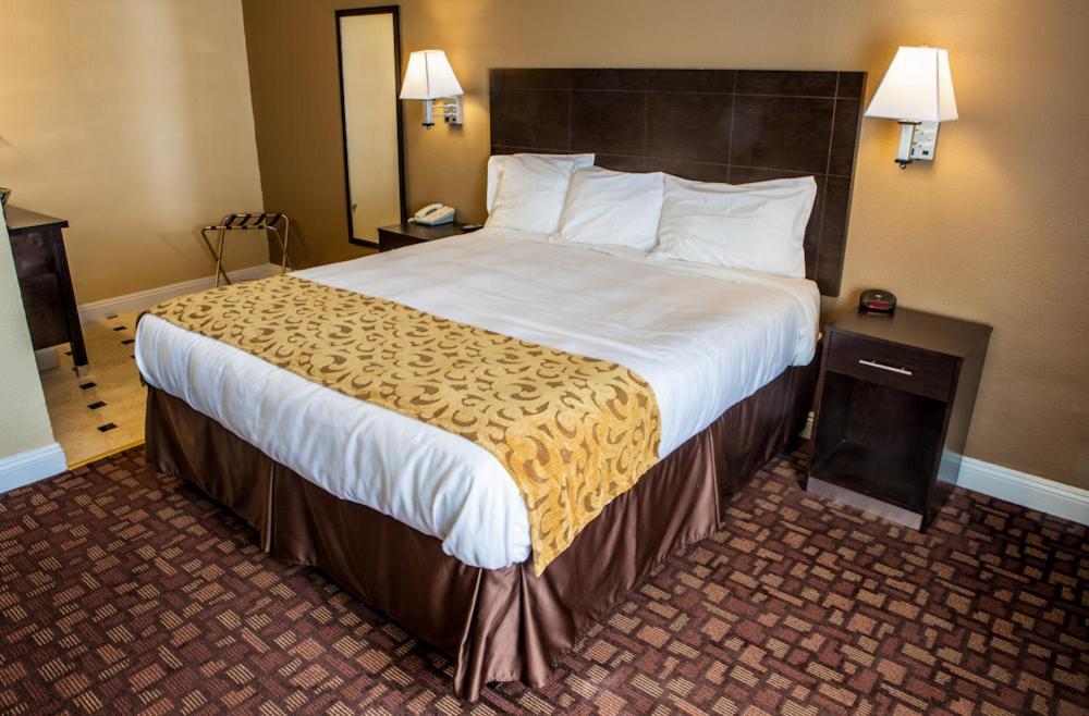 Marinwood Inn & Suites photo 20