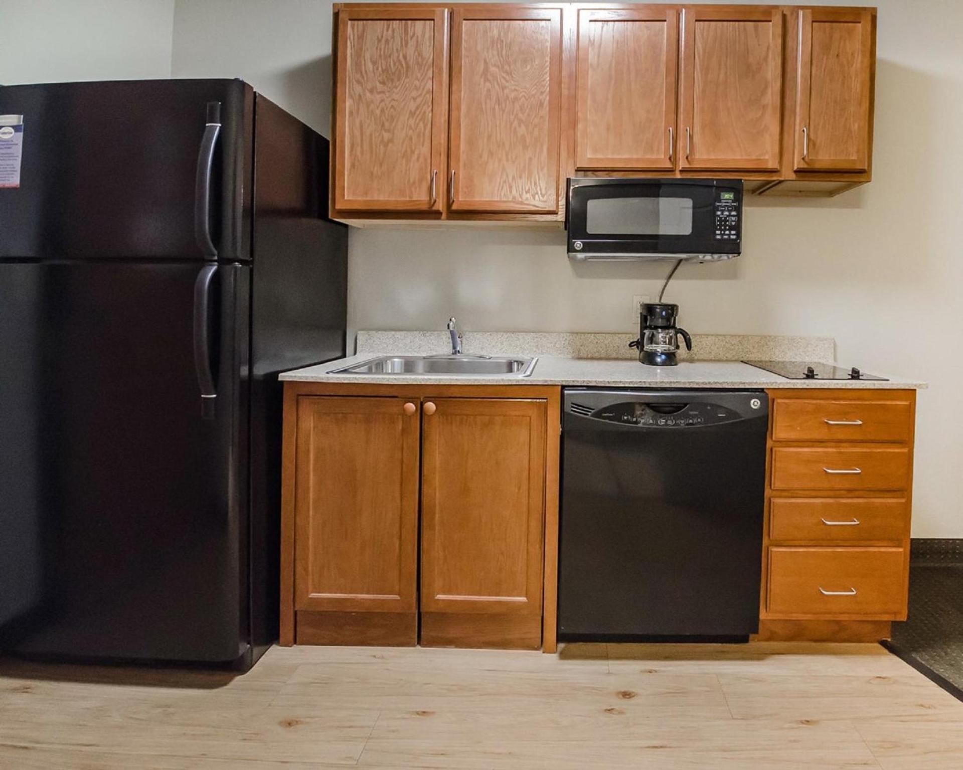 Birch Hill Suites Clarksville-Louisville North photo 24