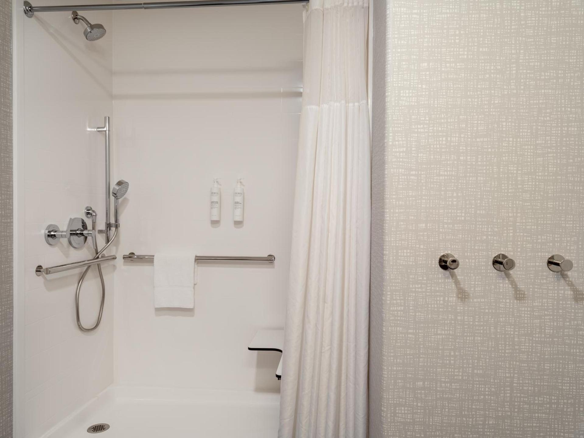 Hampton Inn & Suites Boise-Meridian photo 36