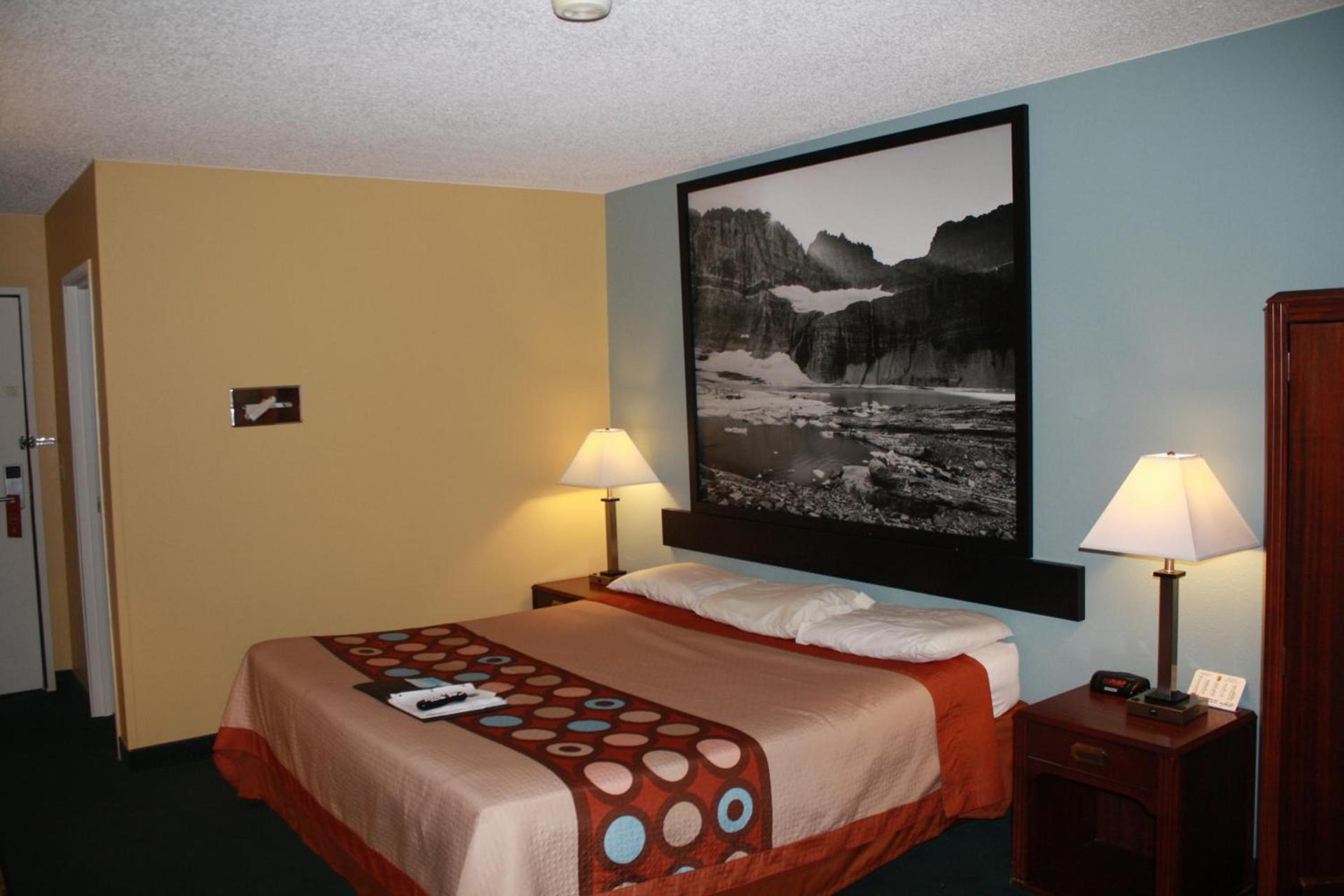 Super 8 by Wyndham Helena photo 22