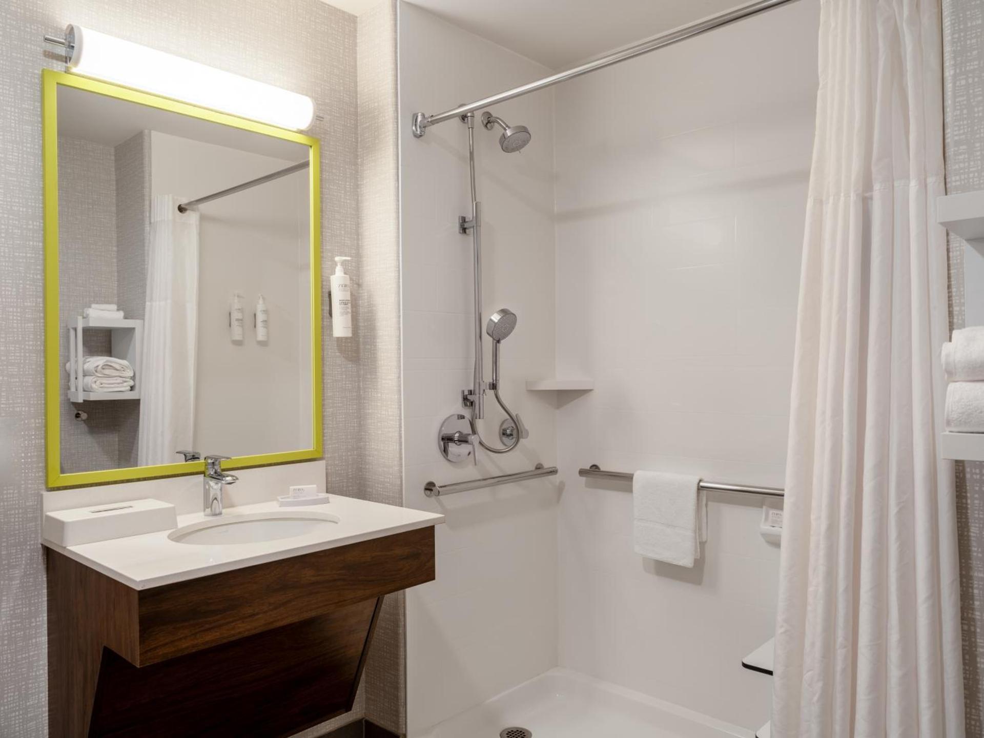 Hampton Inn & Suites Boise-Meridian photo 39