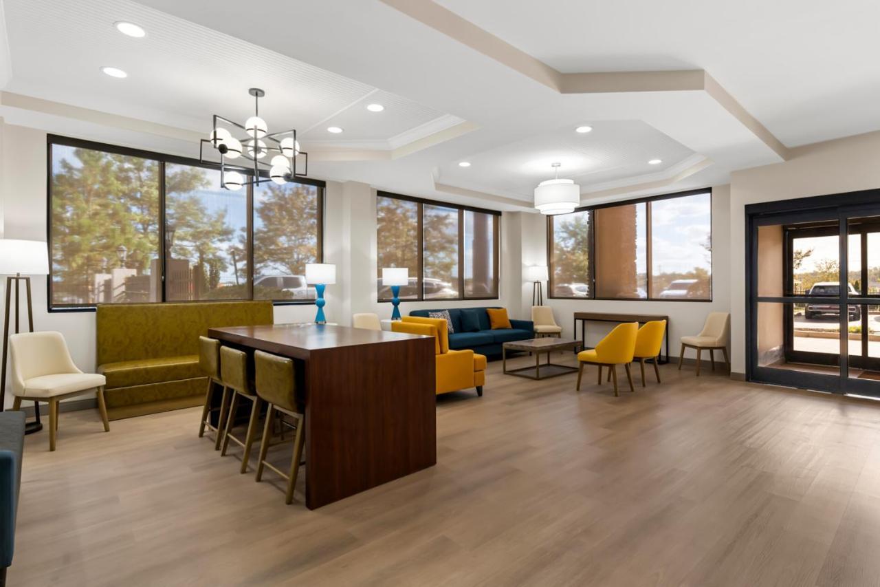 Comfort Suites Augusta Riverwatch photo 59