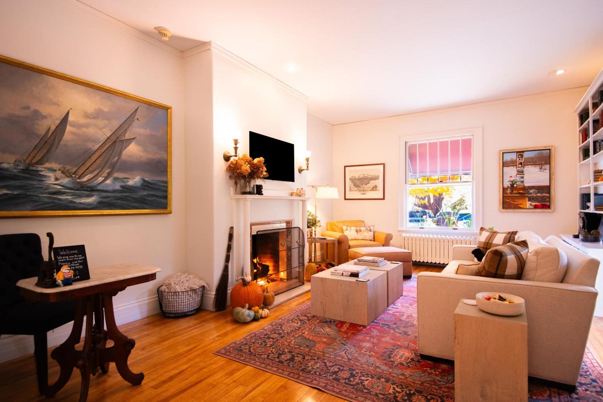 Hearthside Inn photo 2