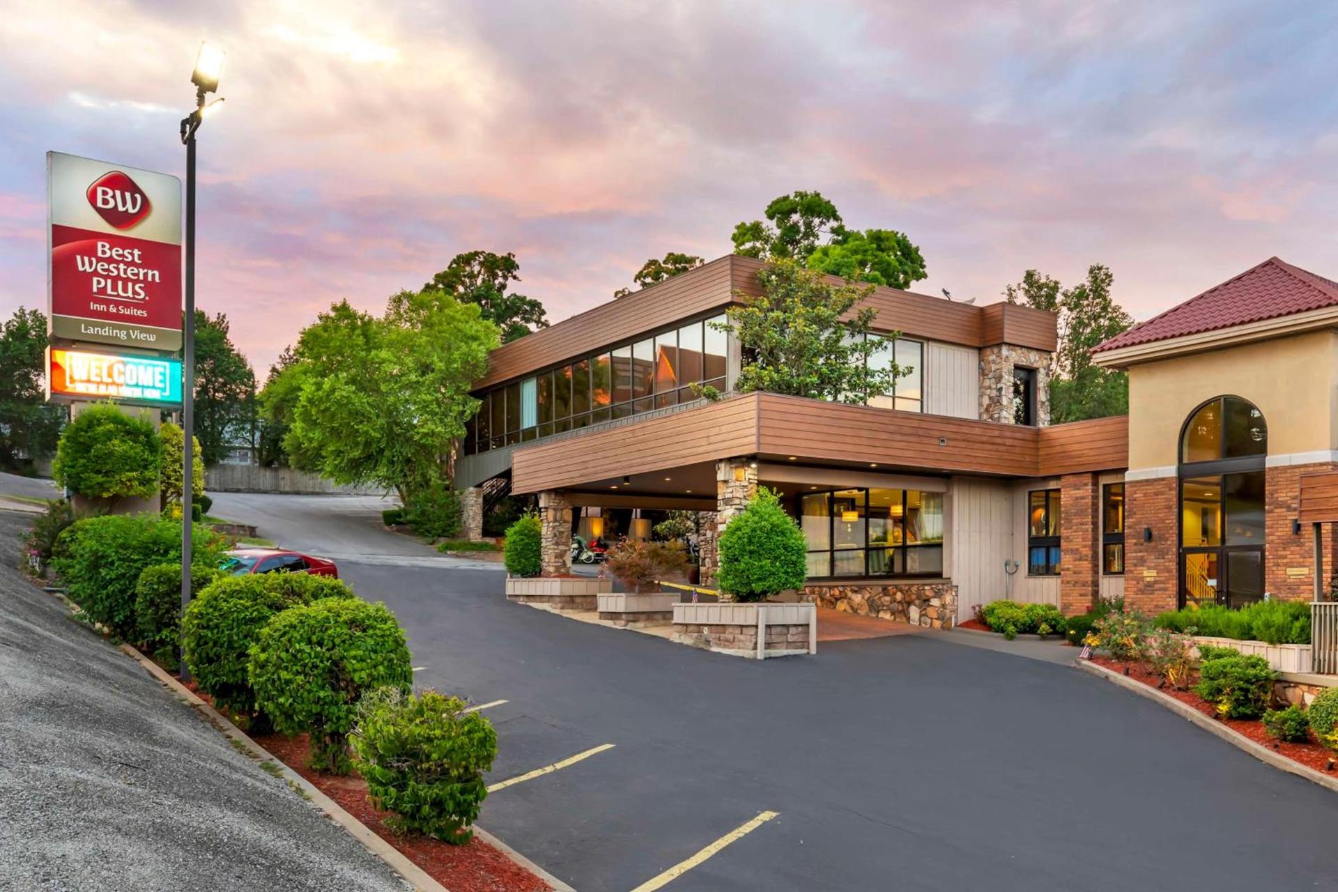 Best Western Plus Landing View Inn & Suites photo 1