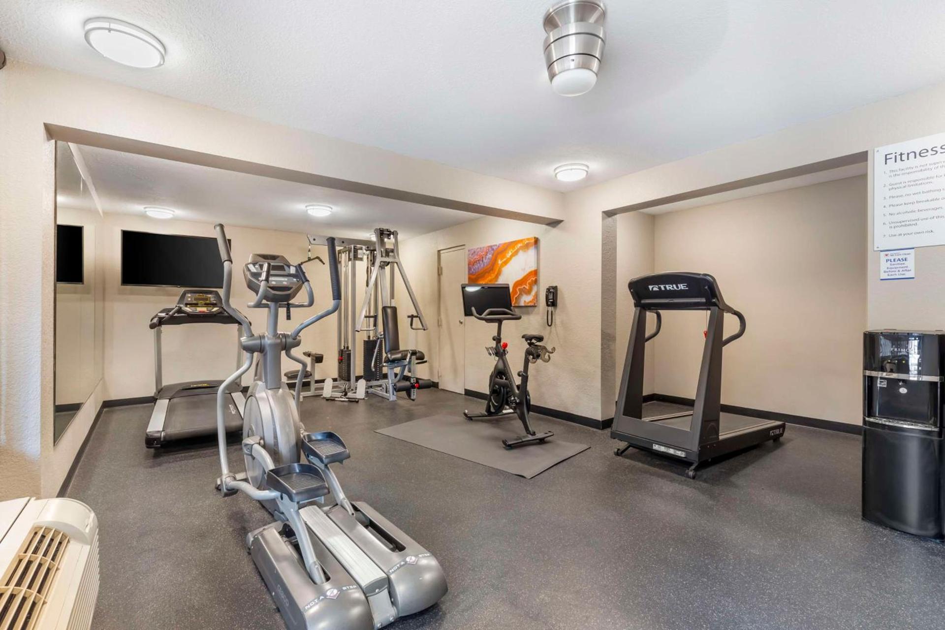 Best Western Plus Landing View Inn & Suites photo 7