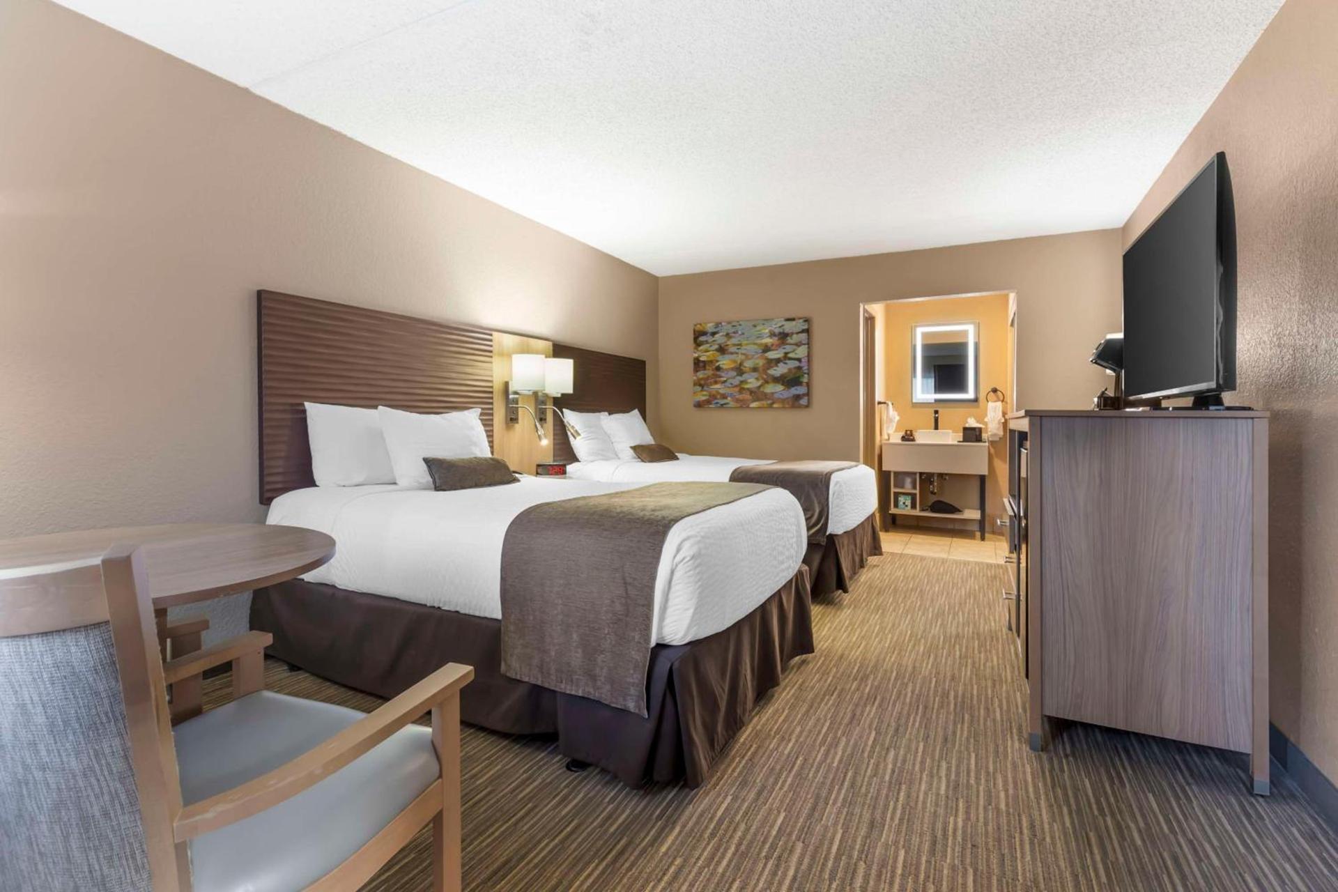 Best Western Plus Landing View Inn & Suites photo 21