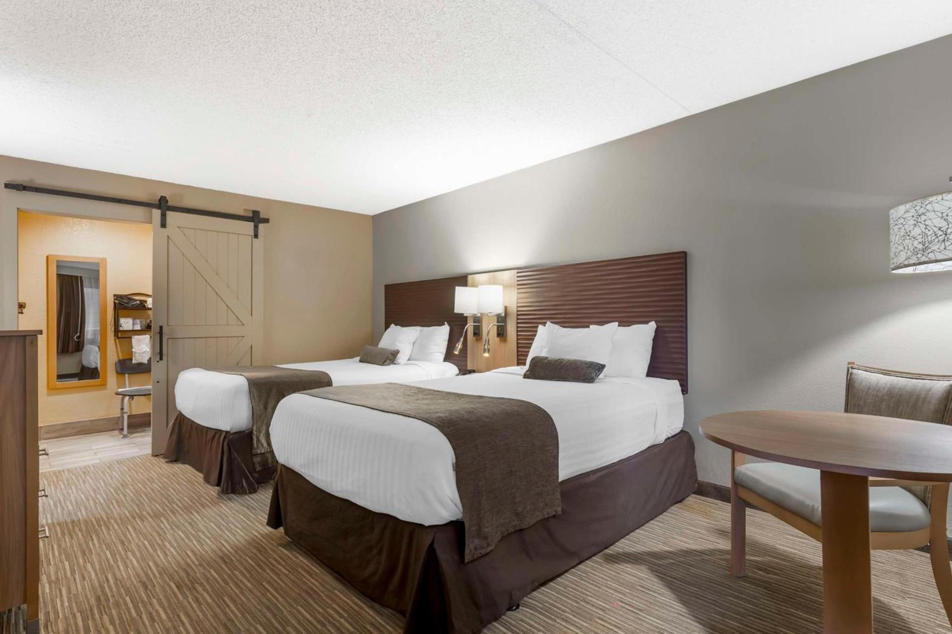 Best Western Plus Landing View Inn & Suites photo 24