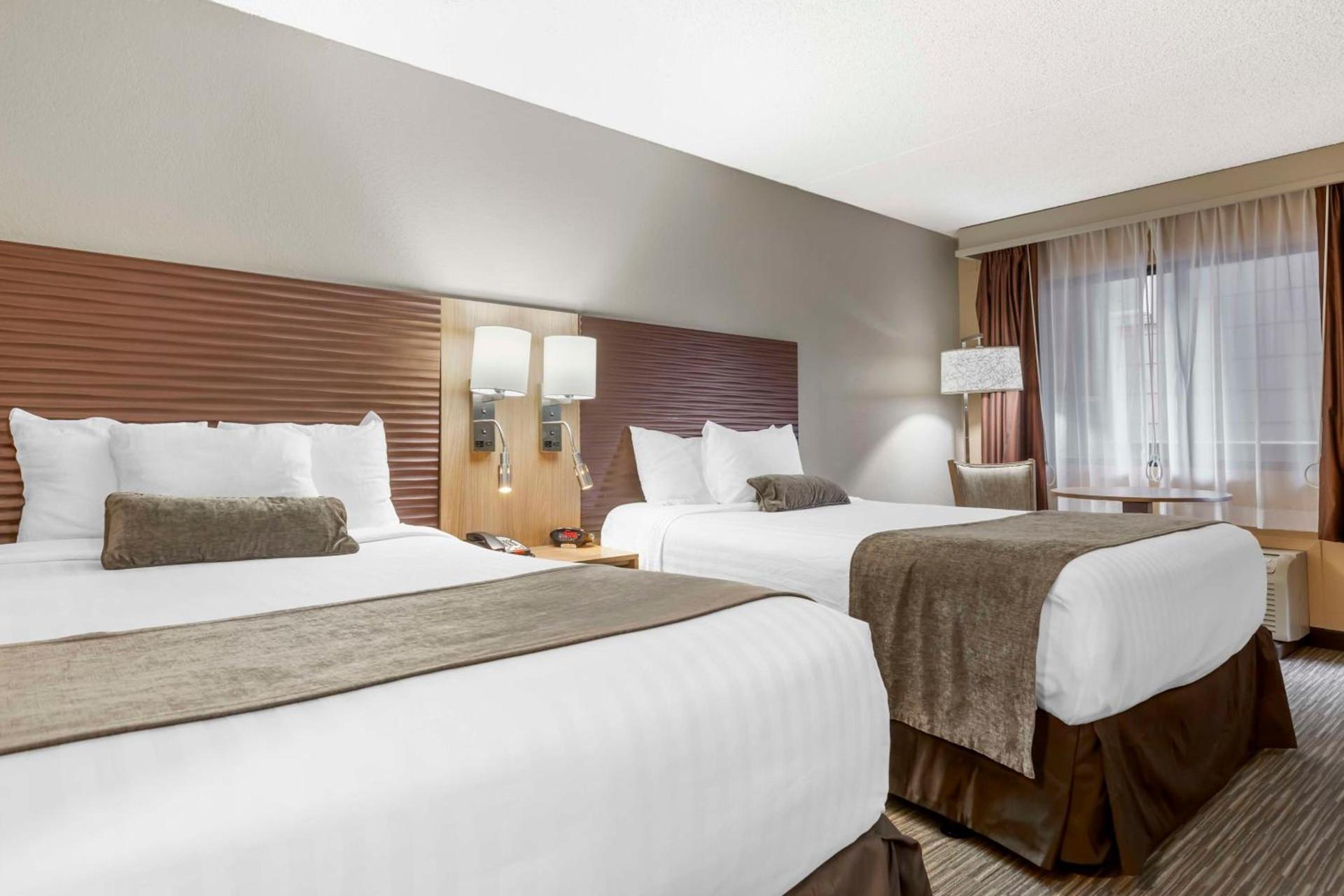 Best Western Plus Landing View Inn & Suites photo 26