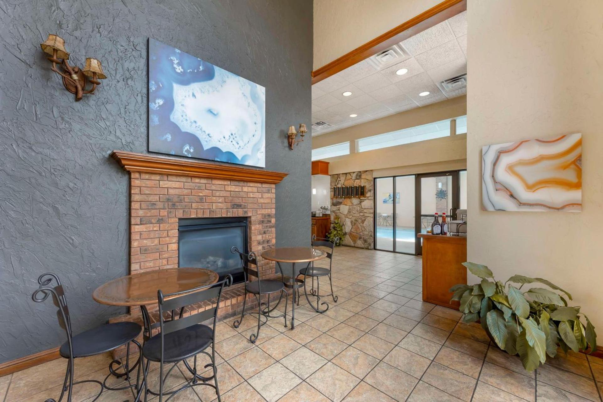 Best Western Plus Landing View Inn & Suites photo 36