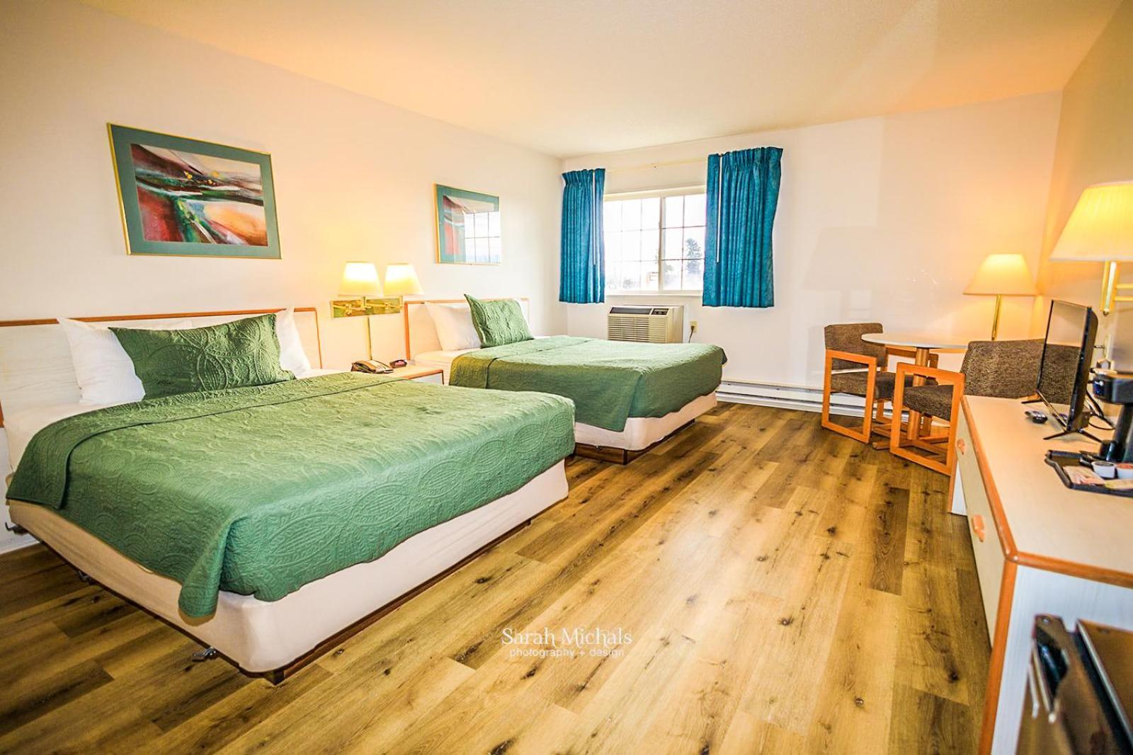 Mountain Host Motor Inn photo 8