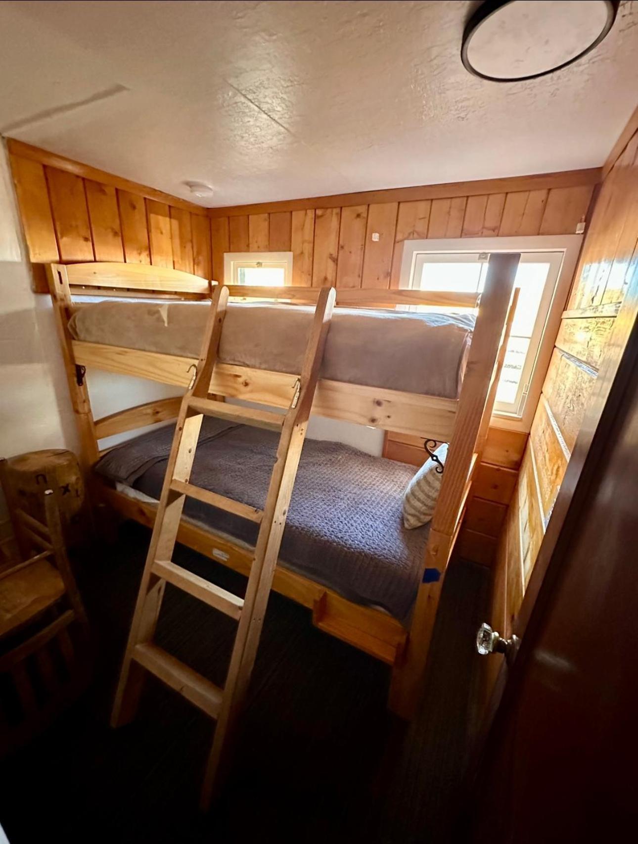 Chinook Winds Lodge photo 11