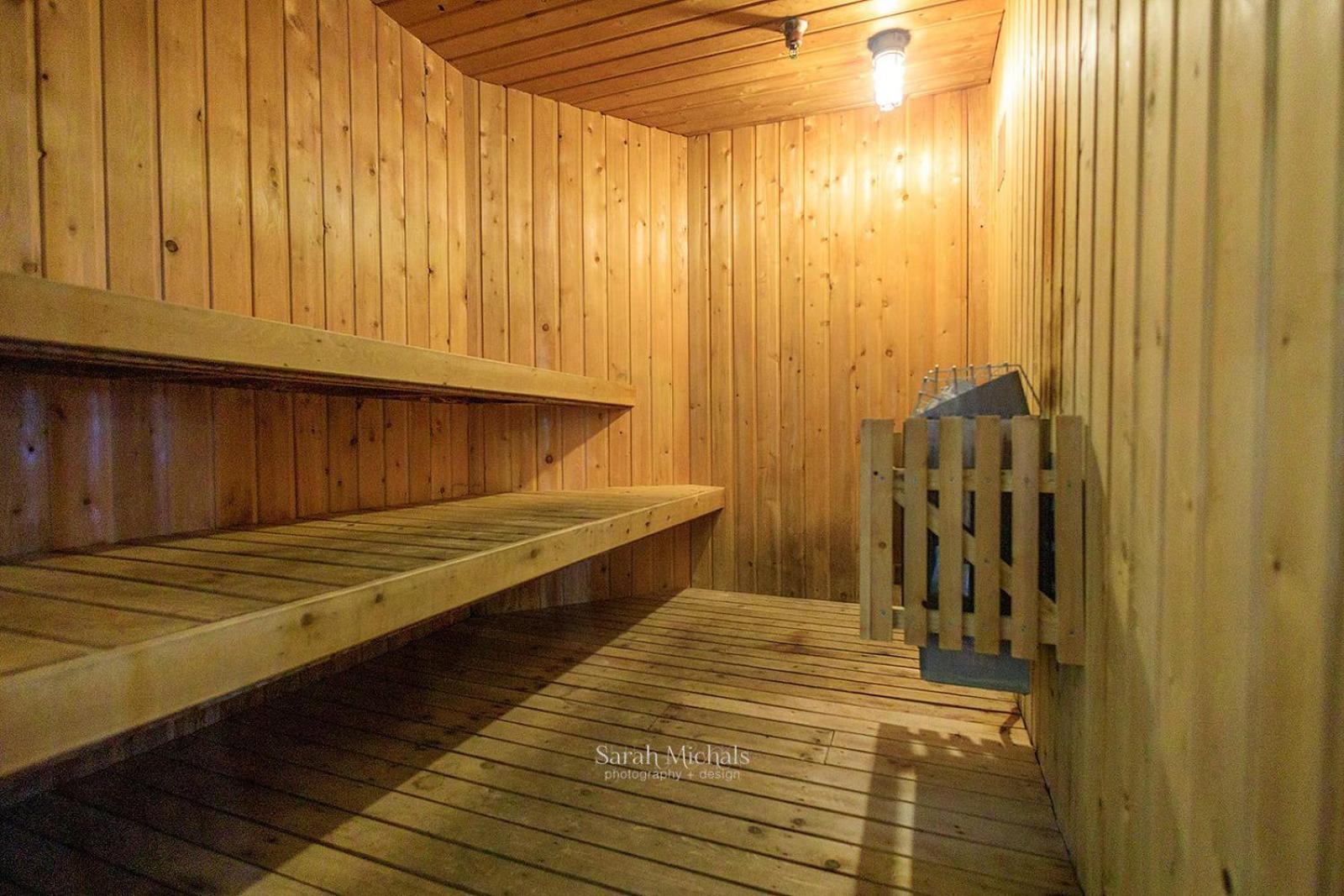 Mountain Host Motor Inn photo 19