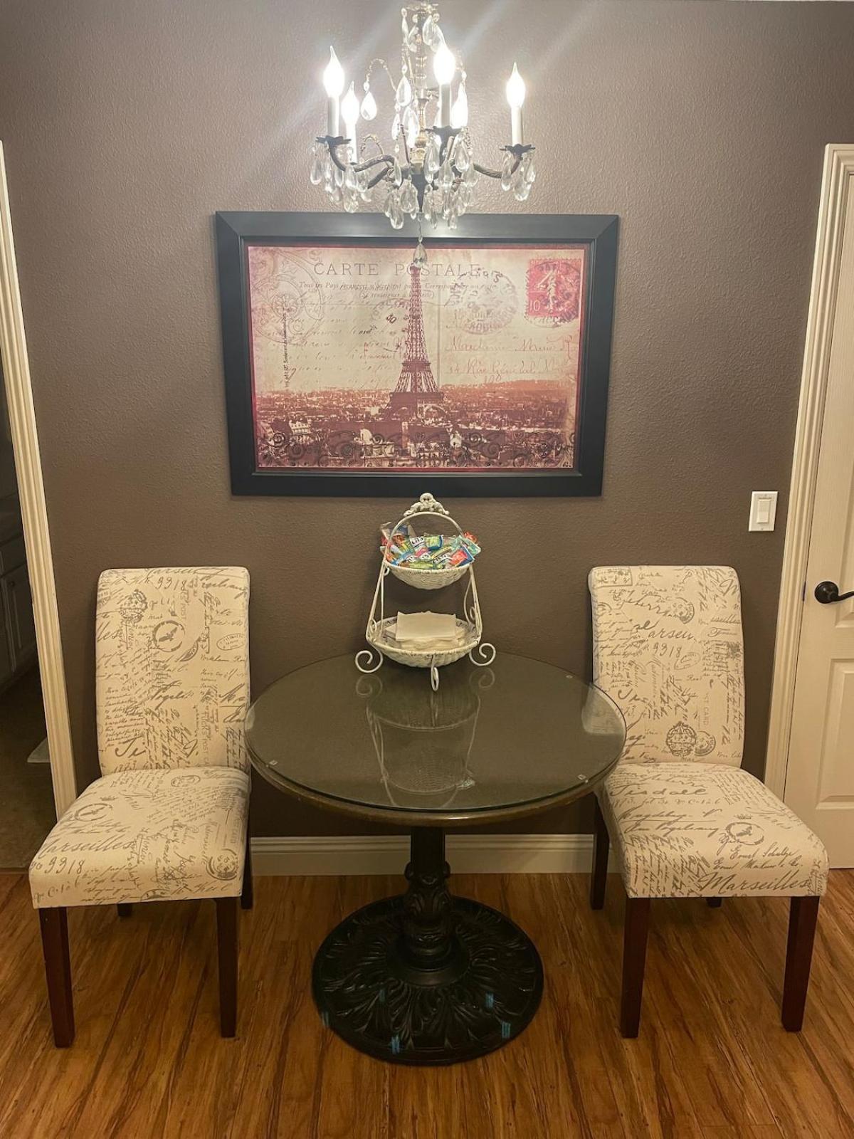 Contemporary Country Charm Suite photo 8