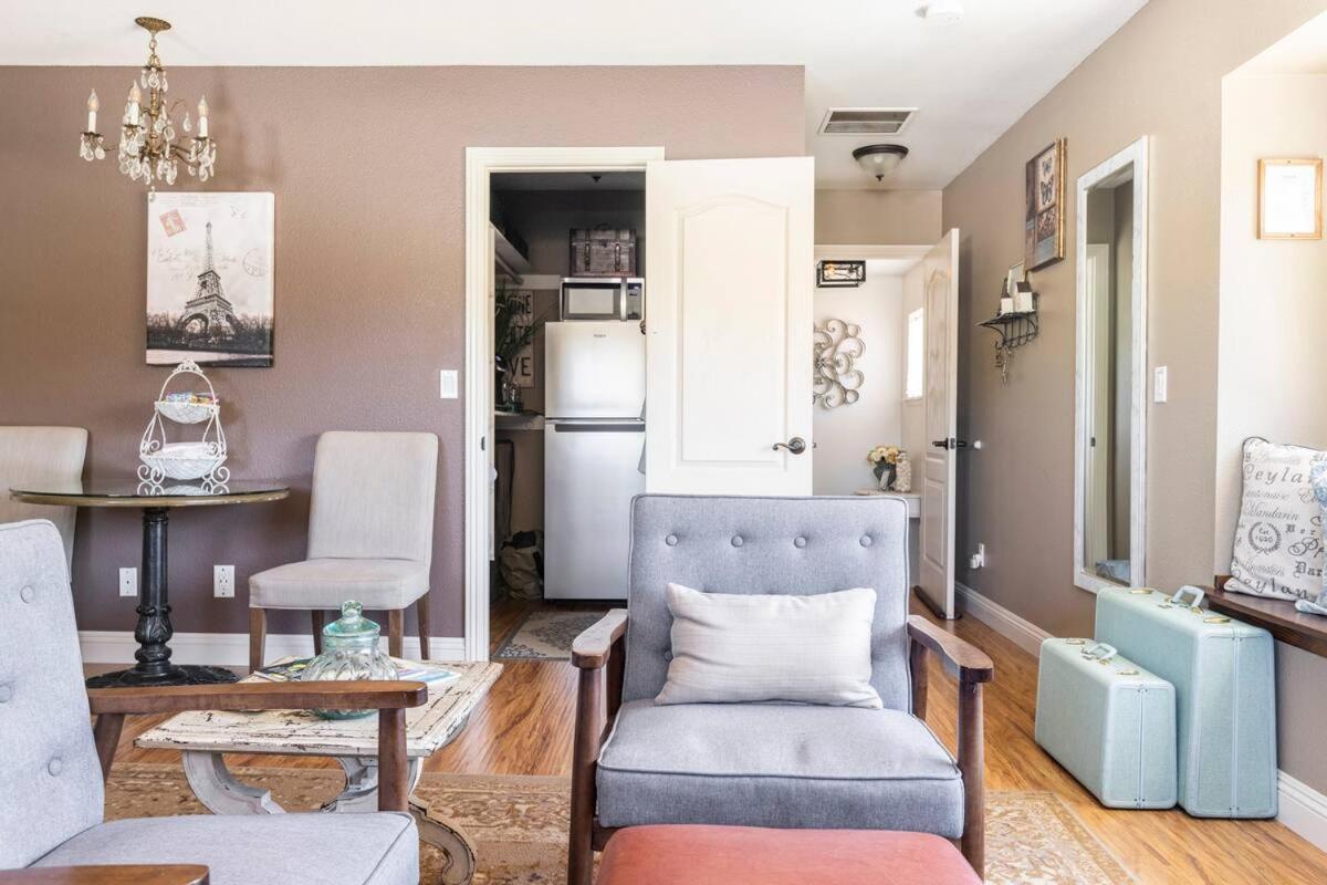 Contemporary Country Charm Suite photo 5