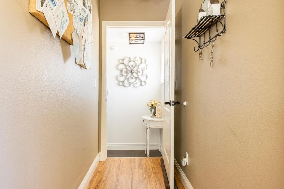 Contemporary Country Charm Suite photo 4