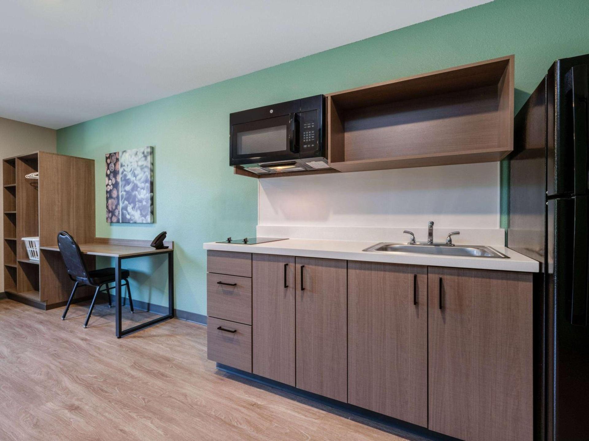 ECHO Suites Extended Stay by Wyndham Nashville/ Gallatin photo 4