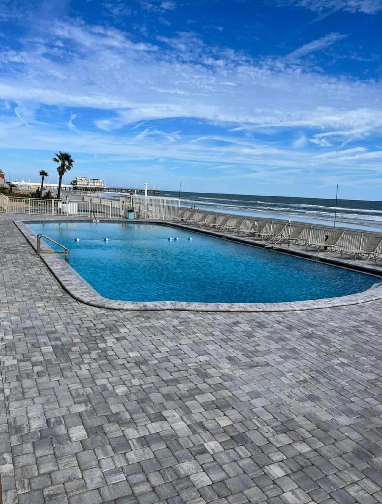 Daytona Inn Beach Studio photo 21