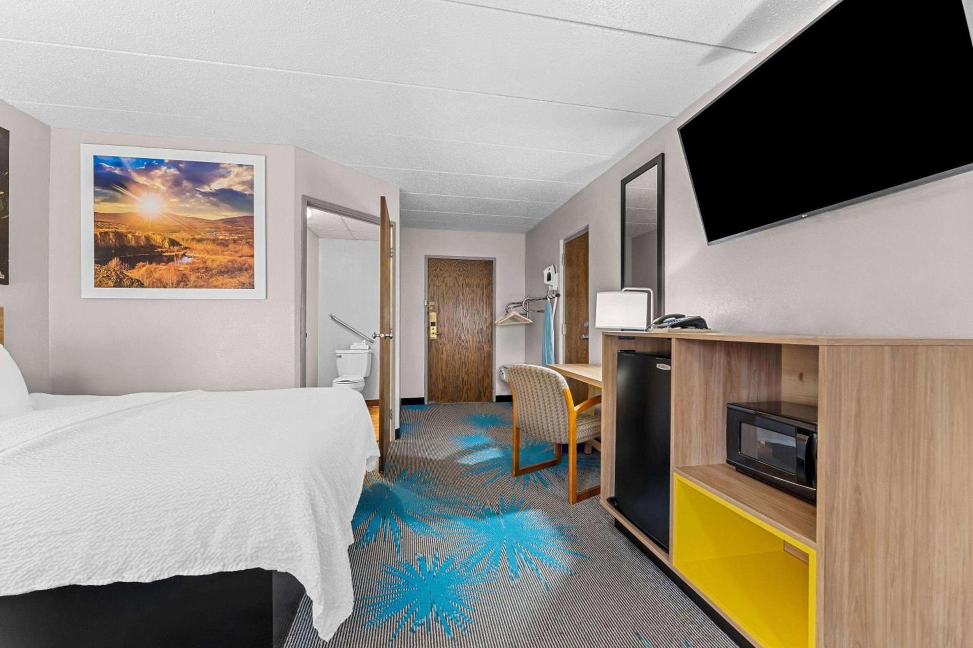 Days Inn by Wyndham Sioux Falls photo 22