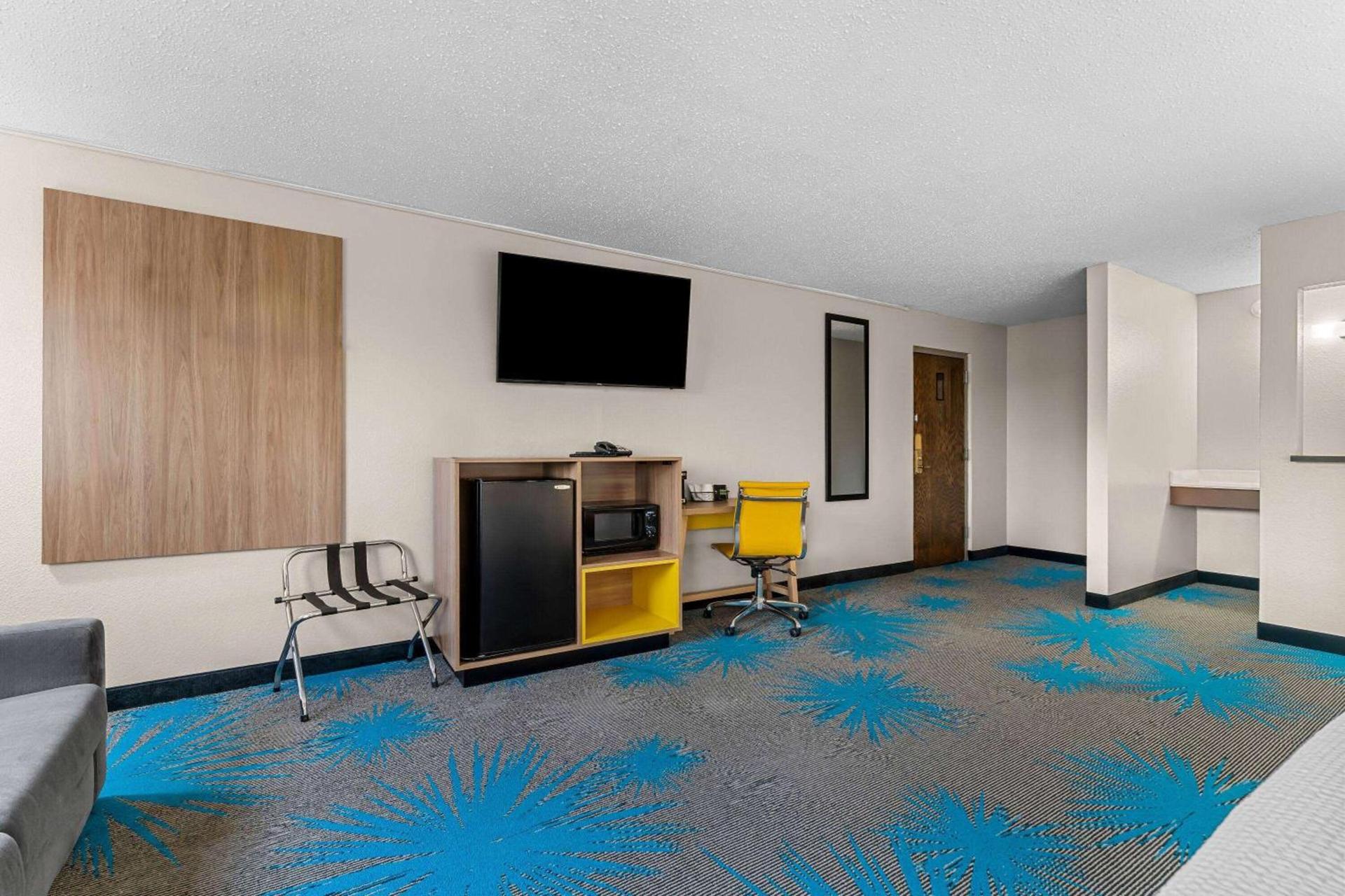 Days Inn by Wyndham Sioux Falls photo 25