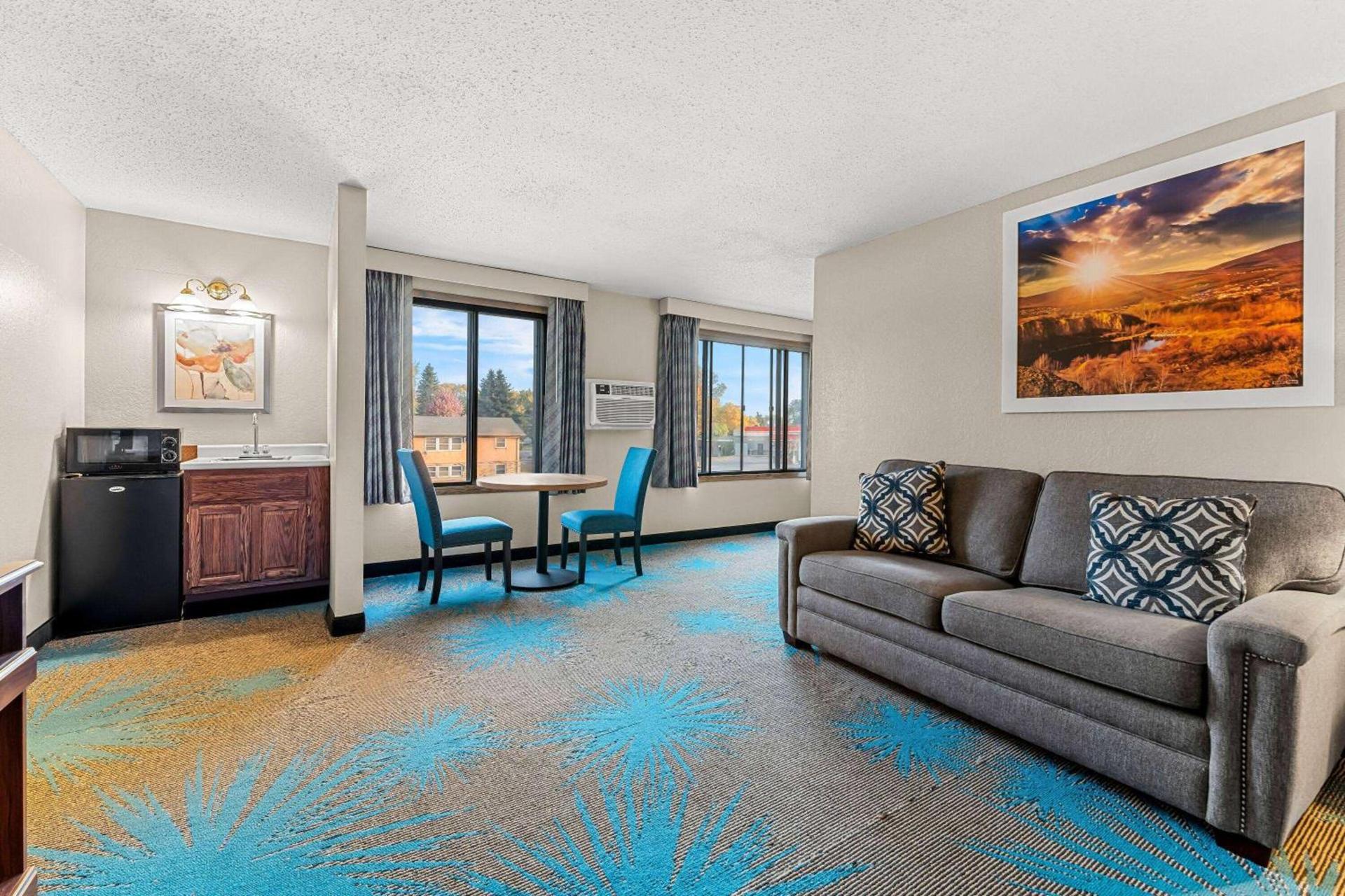 Days Inn by Wyndham Sioux Falls photo 30