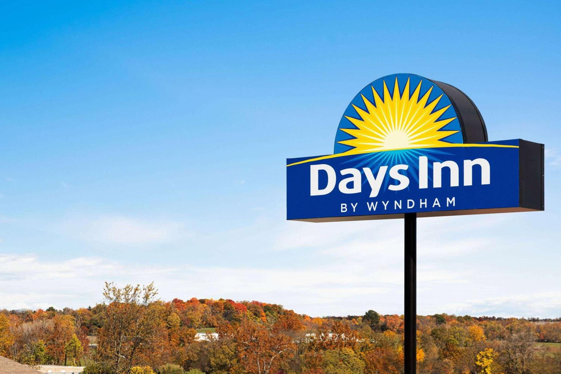 Days Inn by Wyndham Hillsboro photo 3