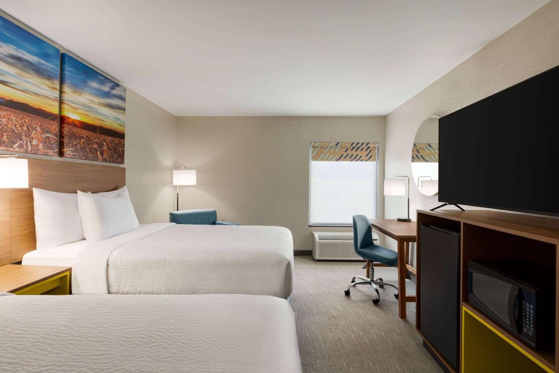 Days Inn by Wyndham Hillsboro photo 14