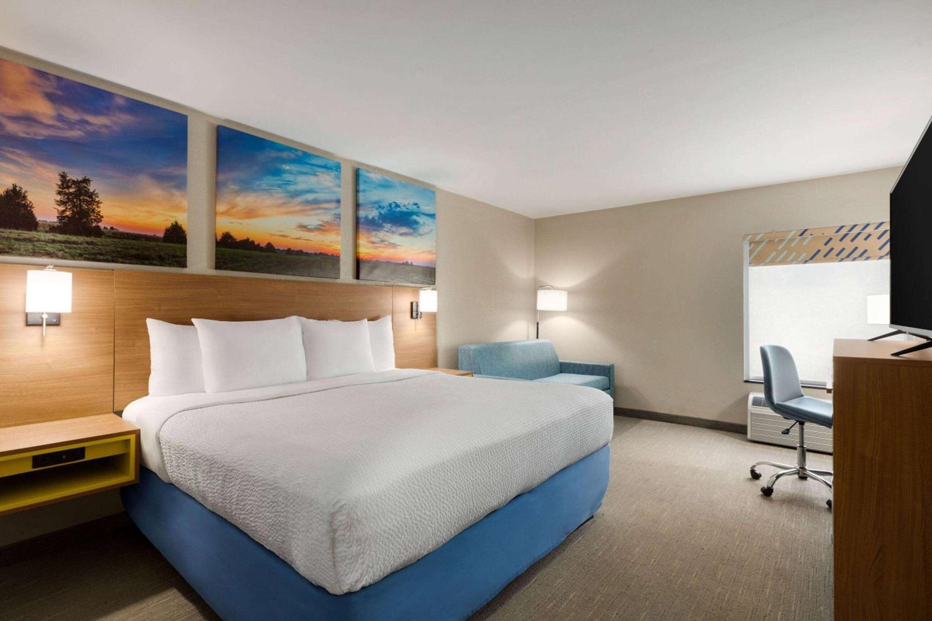 Days Inn by Wyndham Hillsboro photo 15