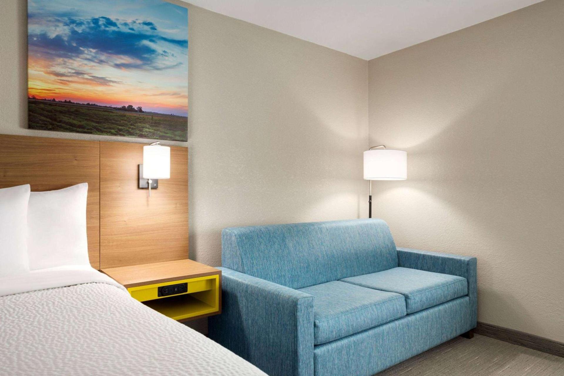 Days Inn by Wyndham Hillsboro photo 17