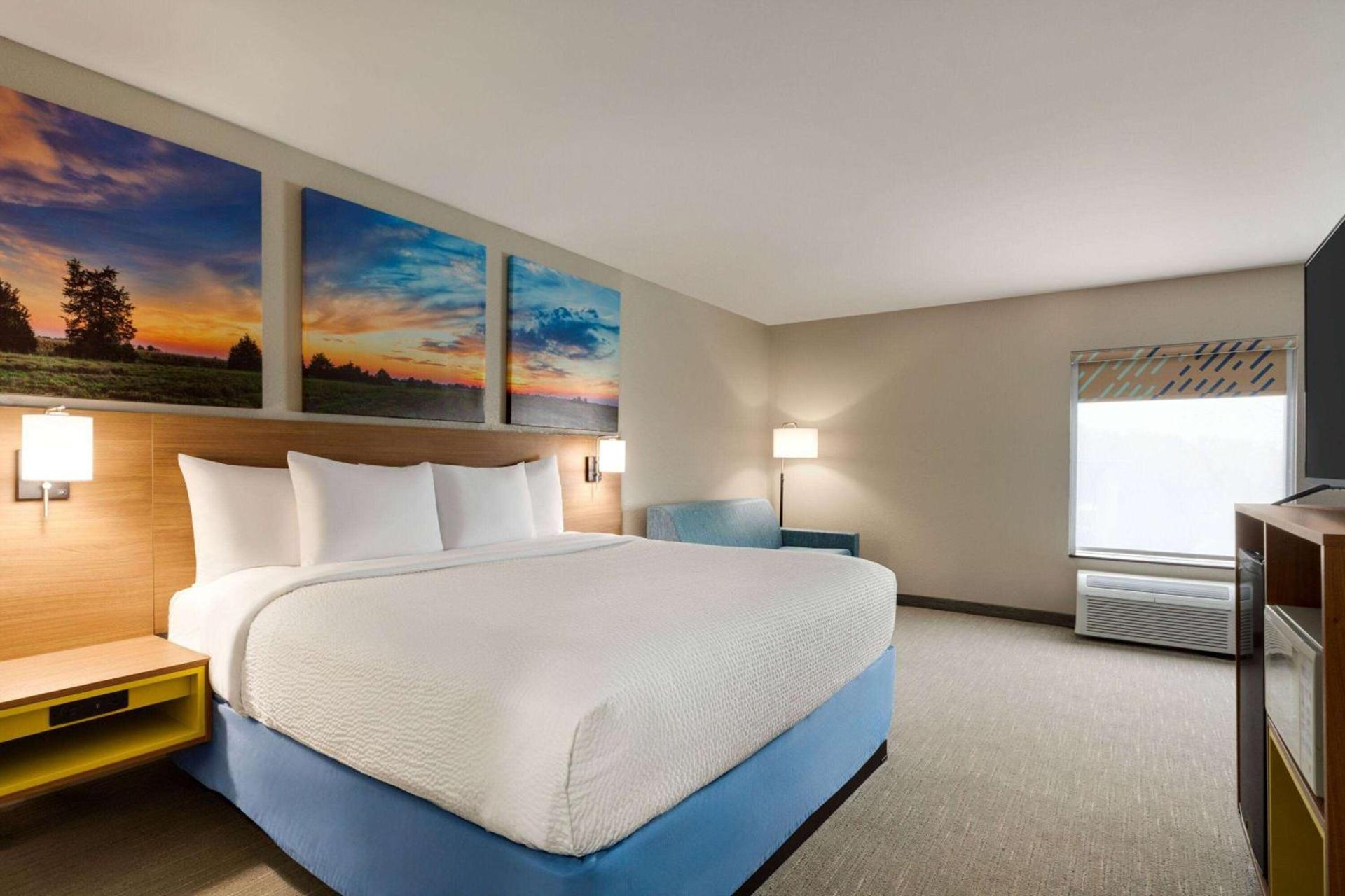 Days Inn by Wyndham Hillsboro photo 21