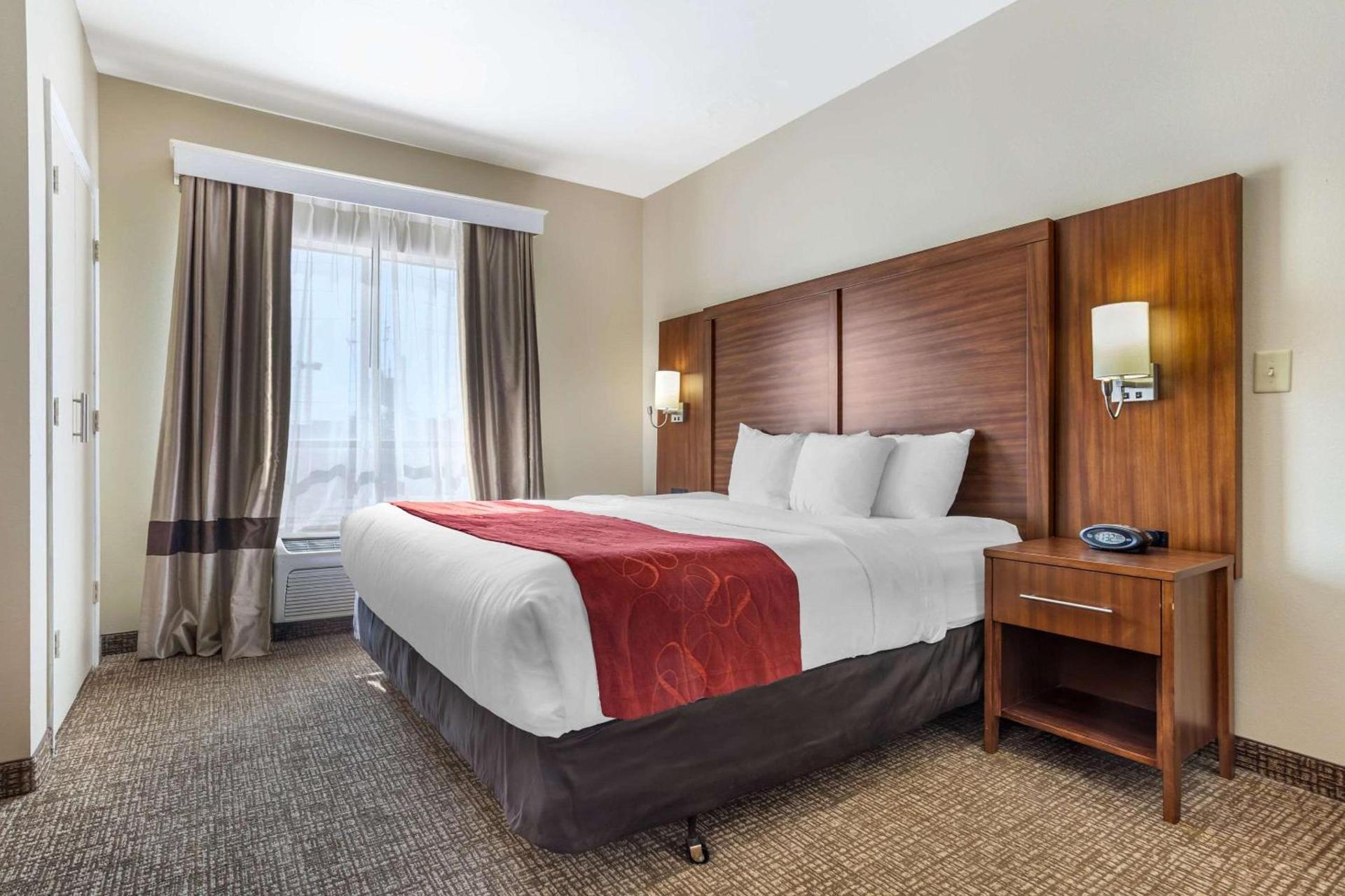 Comfort Suites Old Town Spring photo 10