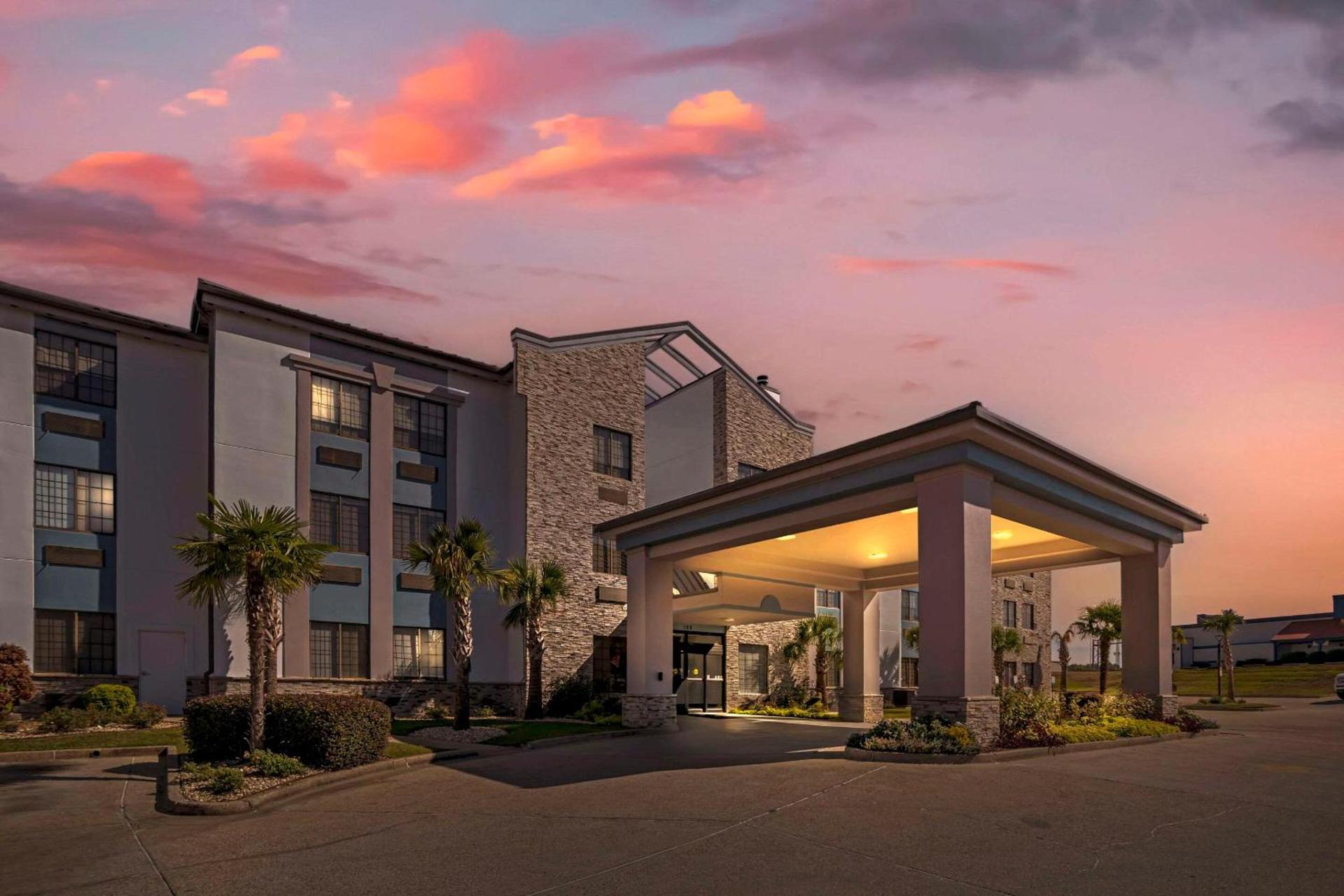 Comfort Suites Hattiesburg near University photo 3