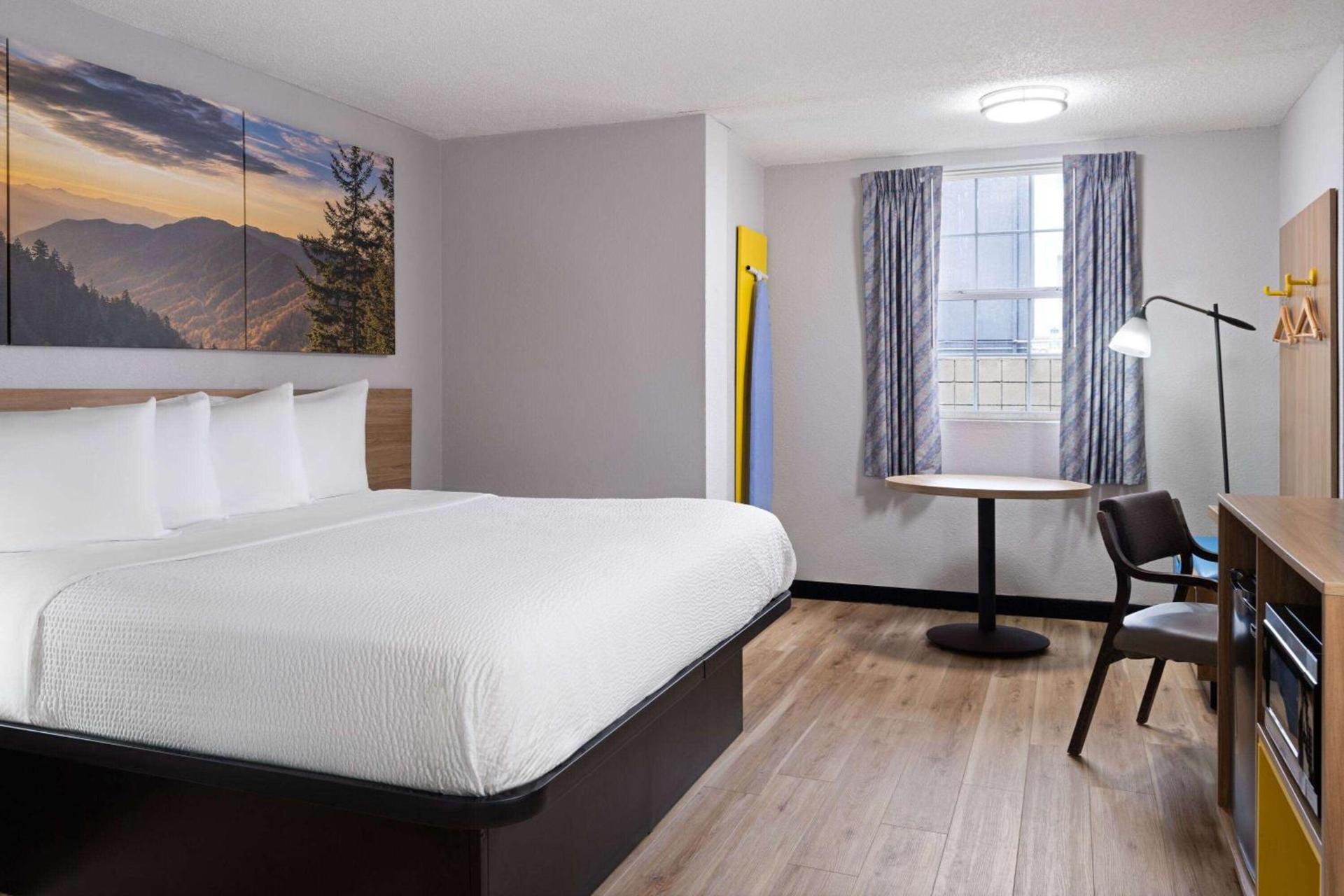 Days Inn by Wyndham Salisbury, NC photo 10