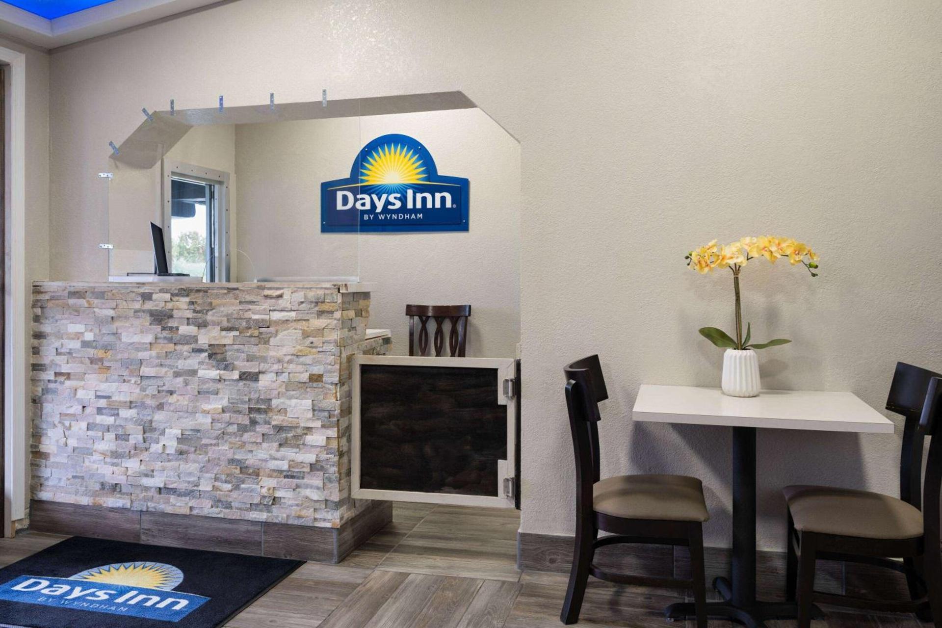 Days Inn by Wyndham Salisbury, NC photo 3