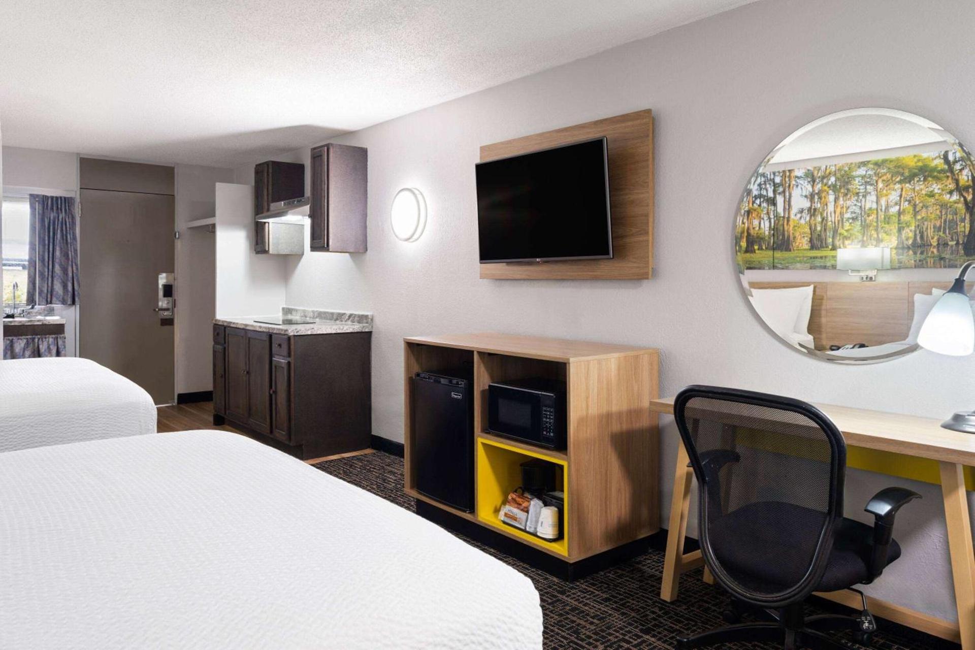 Days Inn by Wyndham Salisbury, NC photo 15