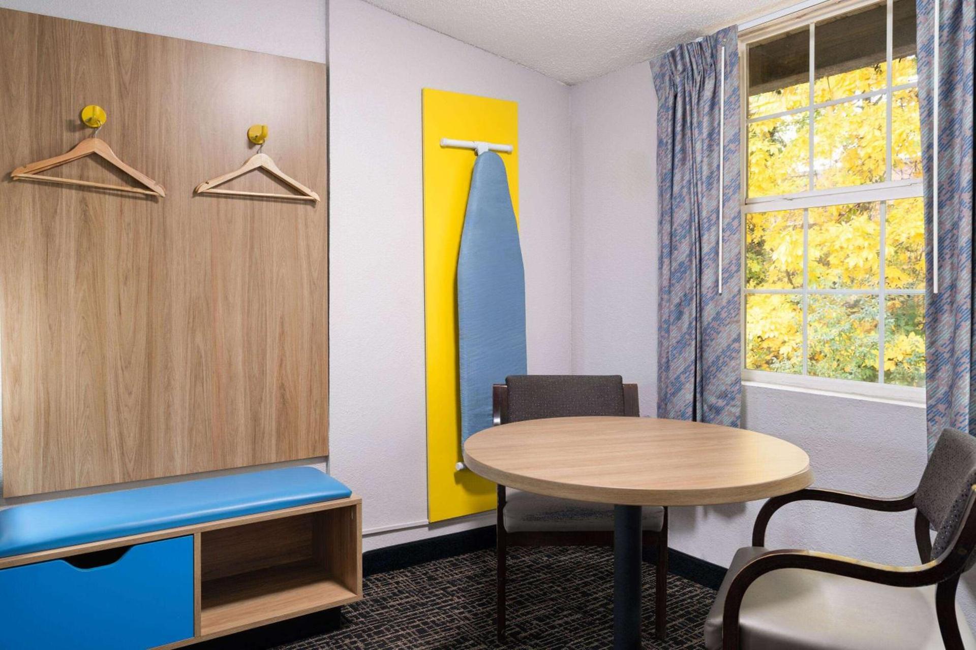 Days Inn by Wyndham Salisbury, NC photo 17