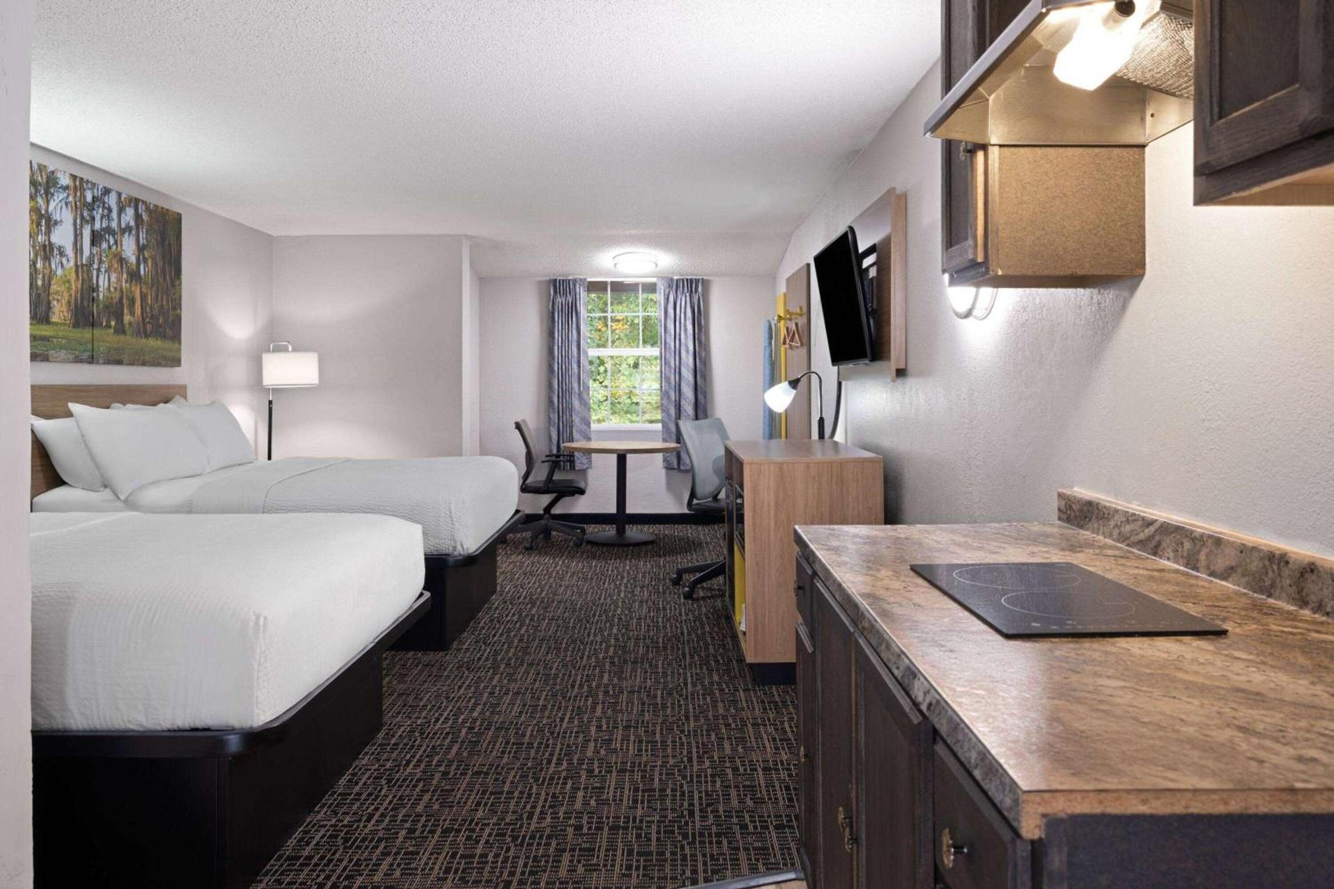Days Inn by Wyndham Salisbury, NC photo 20