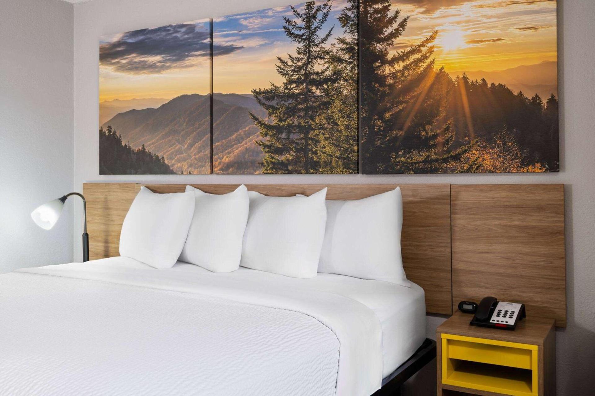 Days Inn by Wyndham Salisbury, NC photo 5
