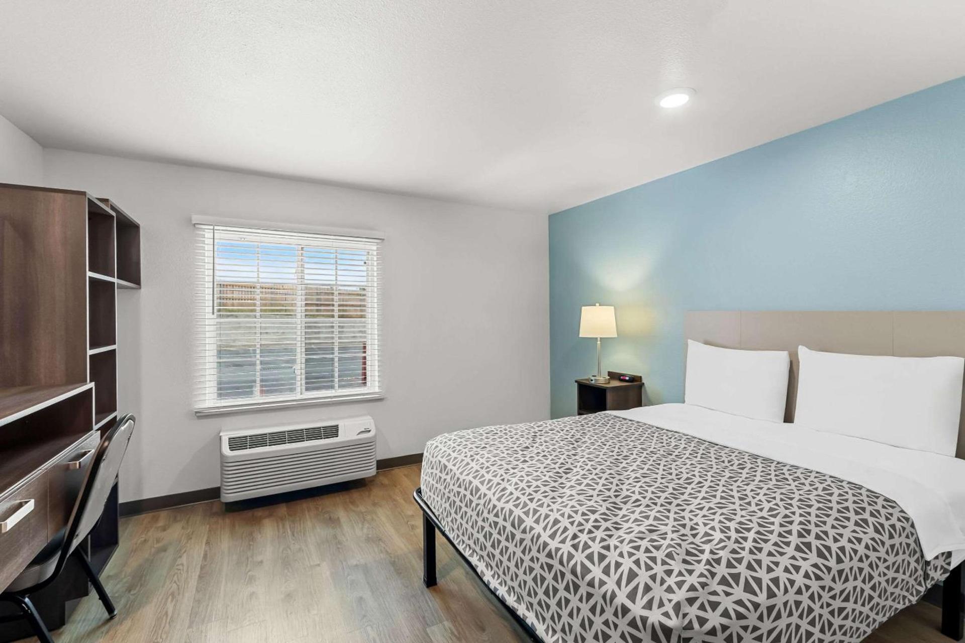 WoodSpring Suites Austin North I-35 photo 9