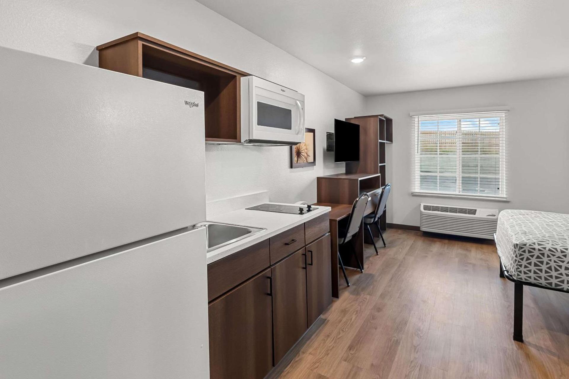 WoodSpring Suites Austin North I-35 photo 10