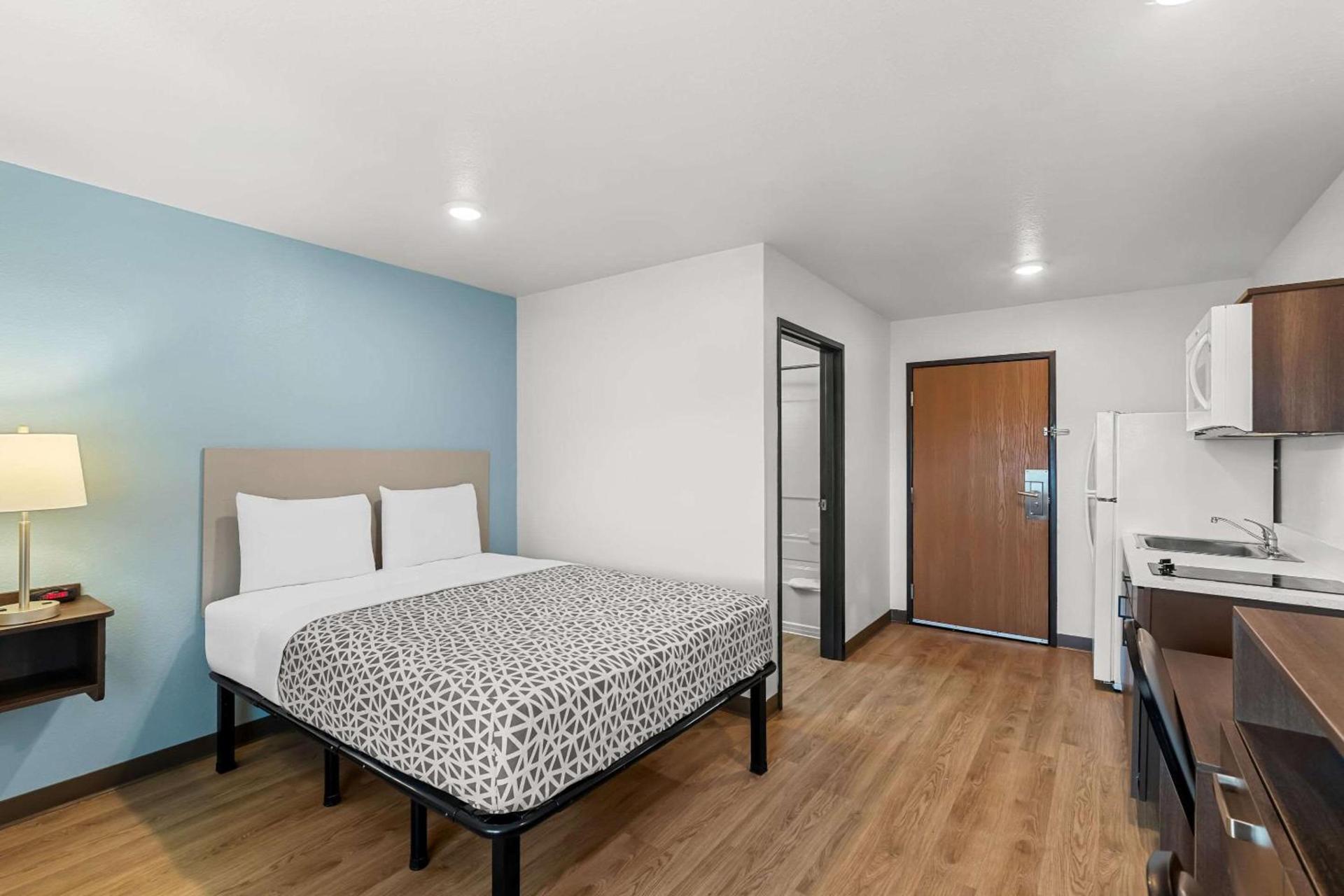 WoodSpring Suites Austin North I-35 photo 11