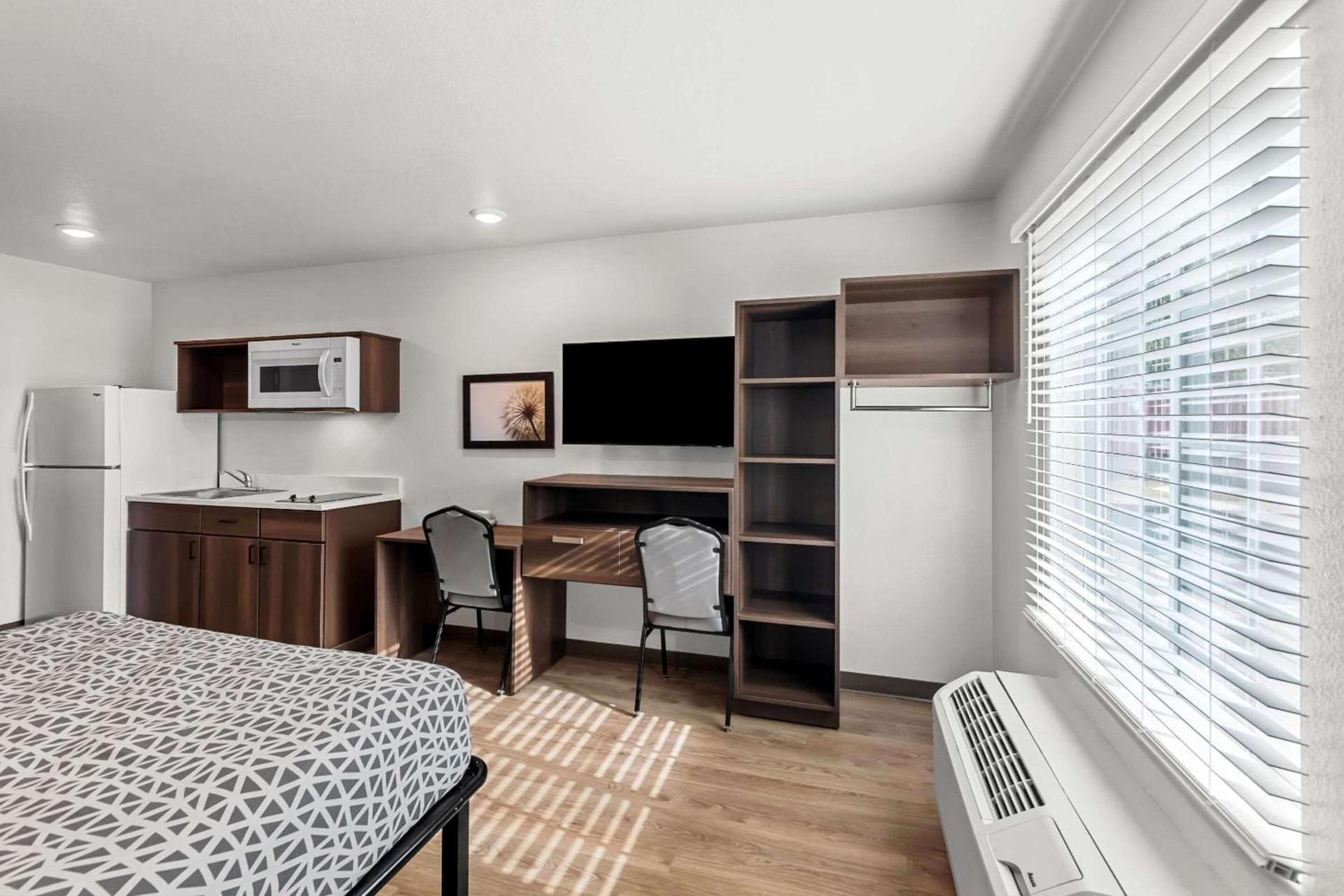 WoodSpring Suites Austin North I-35 photo 12