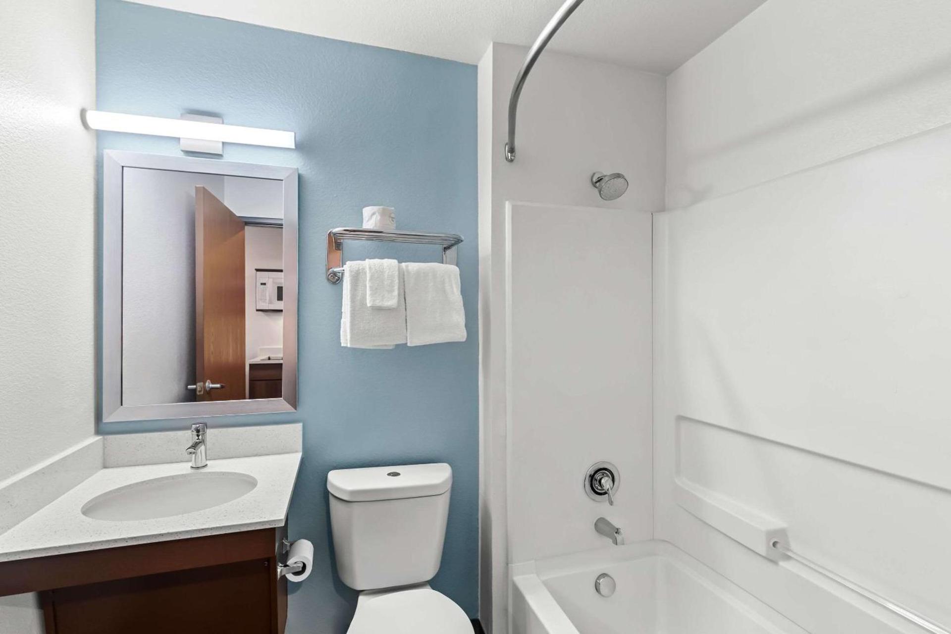 WoodSpring Suites Austin North I-35 photo 13