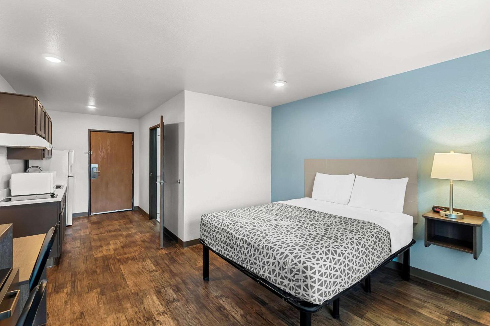 WoodSpring Suites Austin North I-35 photo 15