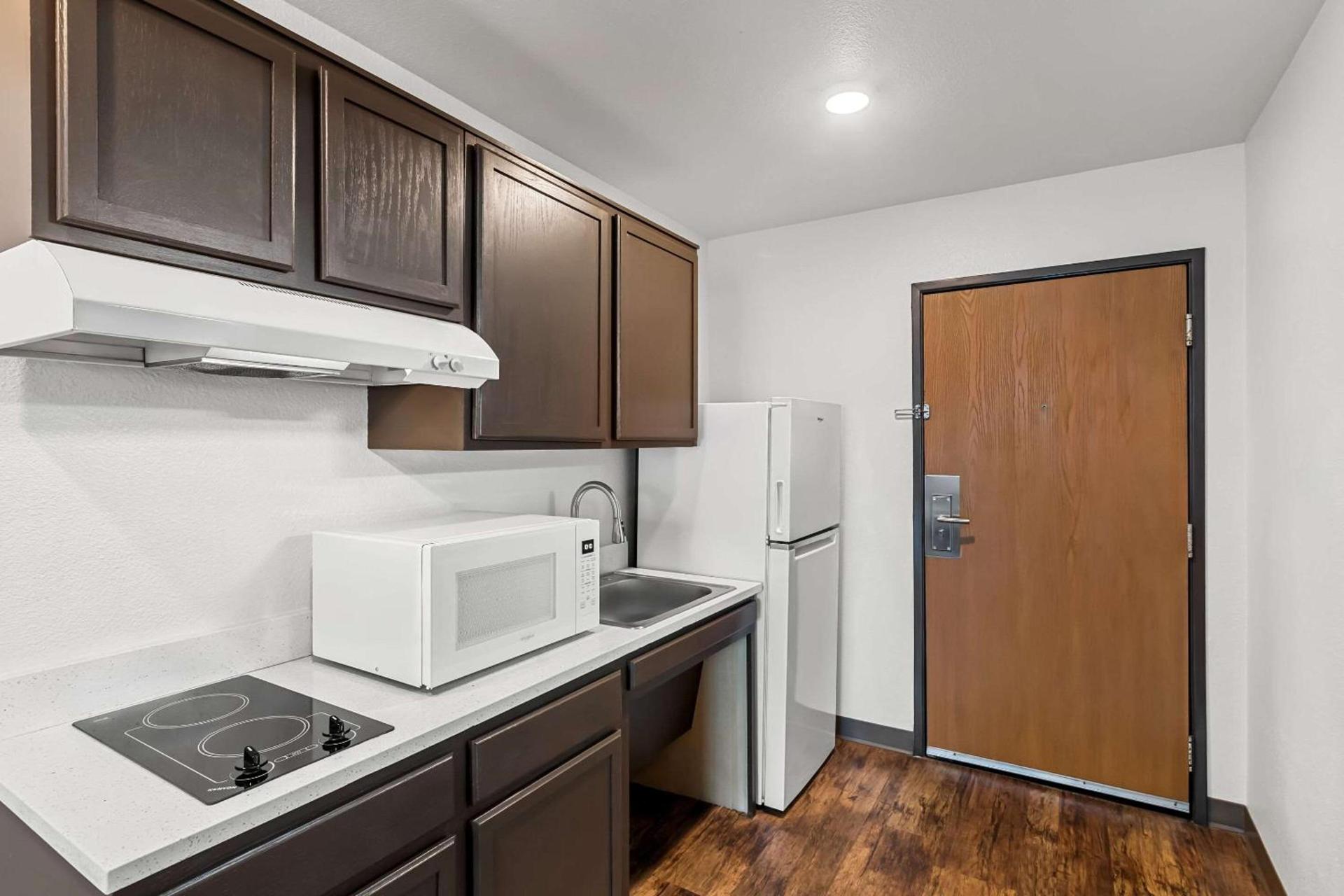 WoodSpring Suites Austin North I-35 photo 17