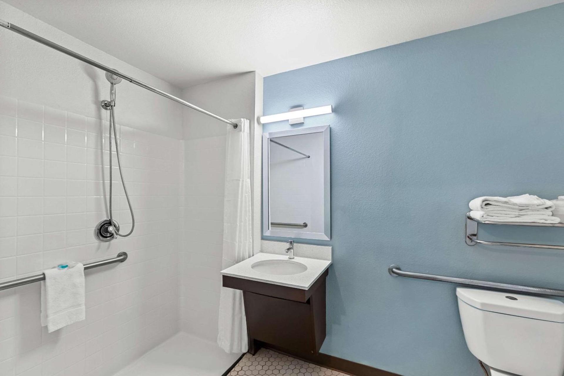 WoodSpring Suites Austin North I-35 photo 18
