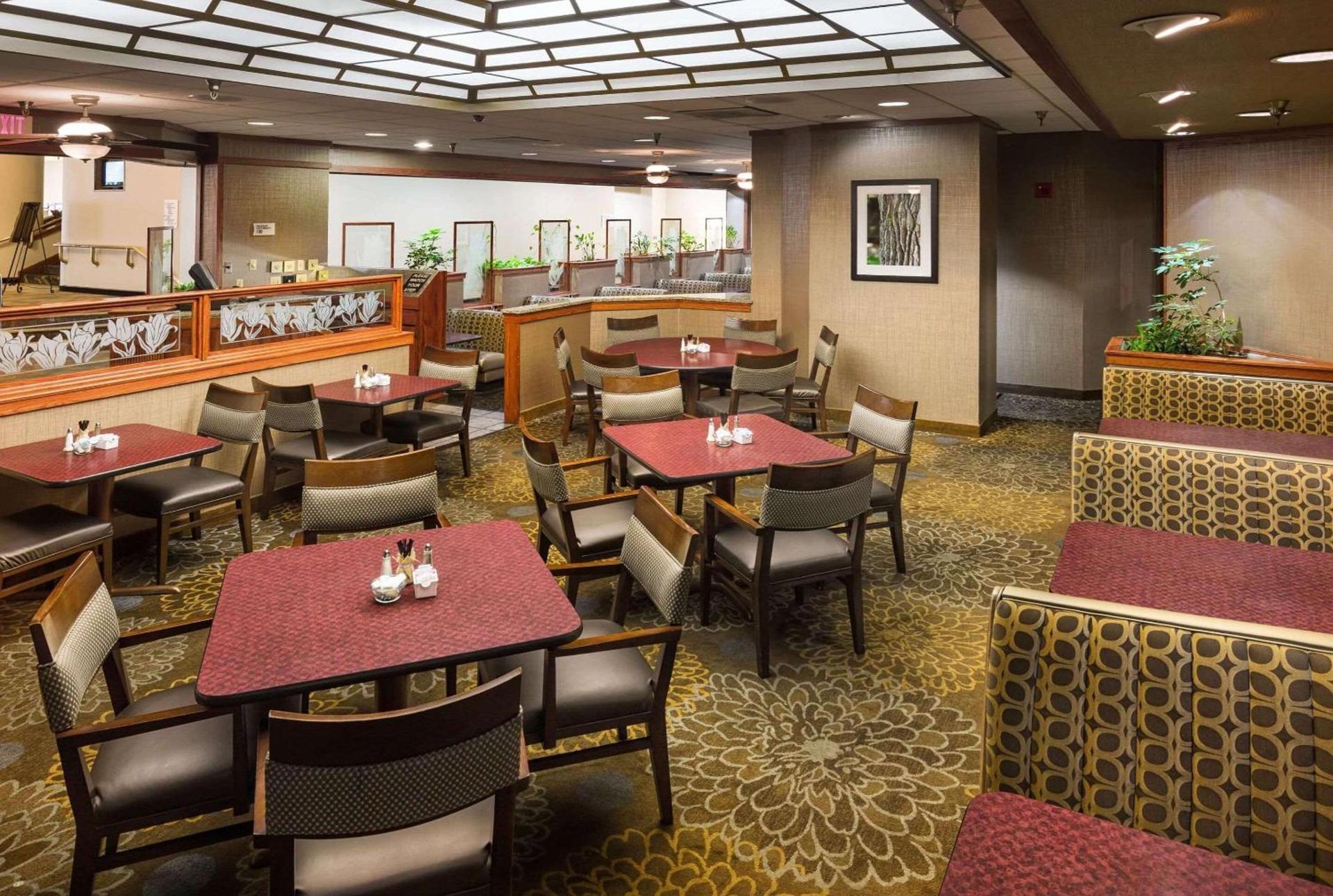 Radisson Hotel Bismarck photo 21