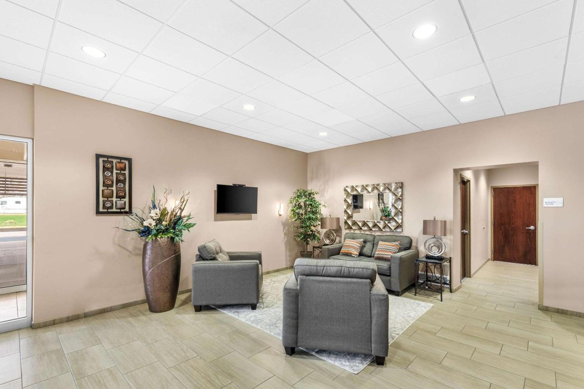 Quality Inn & Suites Columbus photo 4